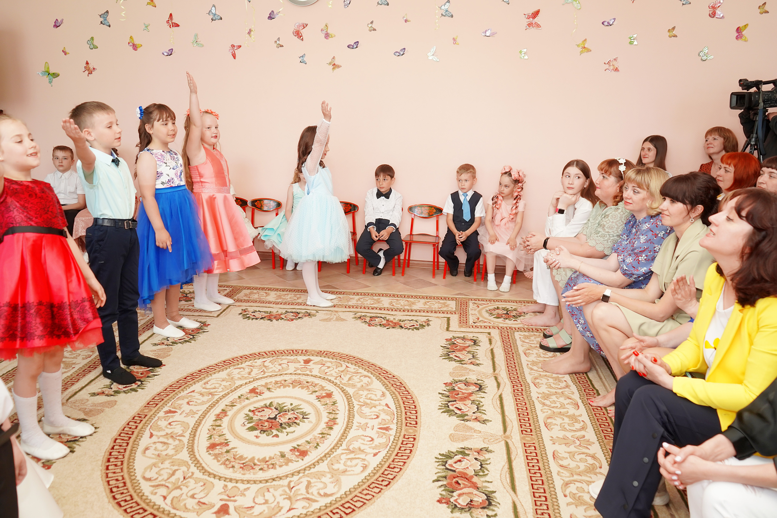 Фотосъемка видеосъёмка фотограф видеооператор новогодних утренников  в. Фотограф, видеооператор Нина Коршунова