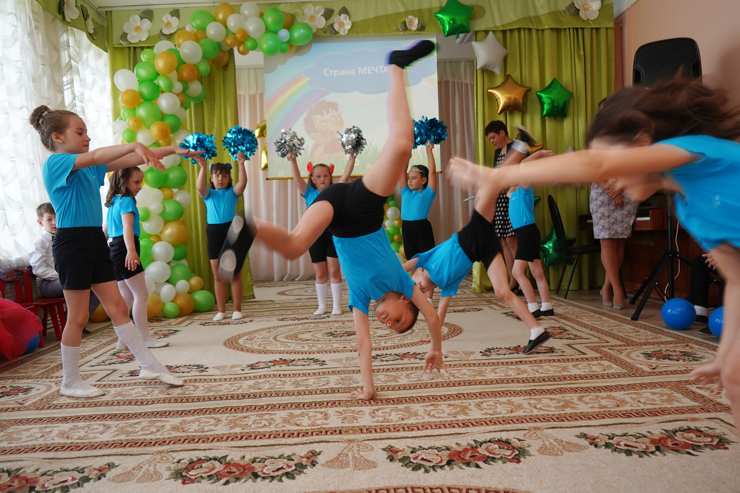 Фотосъемка видеосъёмка фотограф видеооператор новогодних утренников  в. Фотограф, видеооператор Нина Коршунова