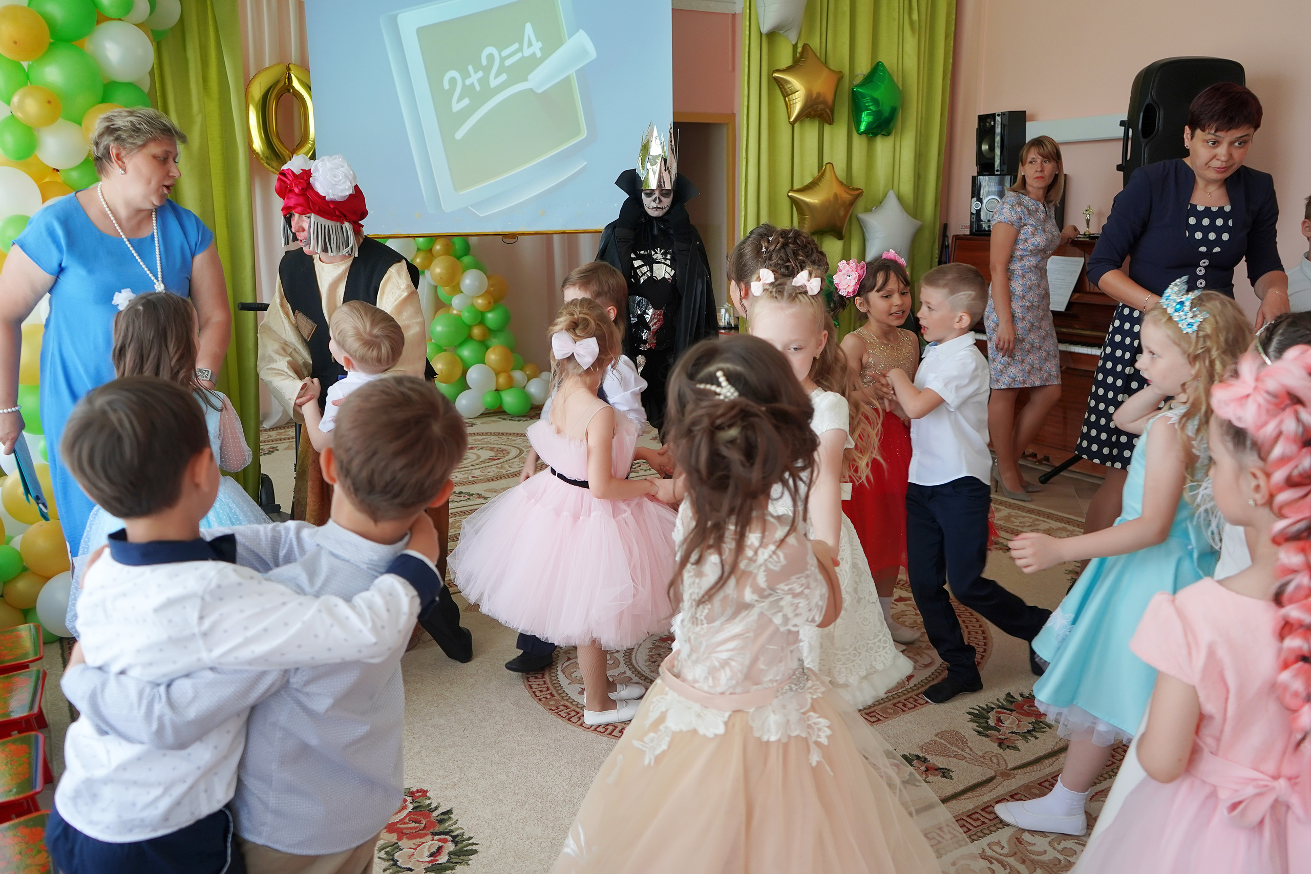 Фотосъемка видеосъёмка фотограф видеооператор новогодних утренников  в. Фотограф, видеооператор Нина Коршунова