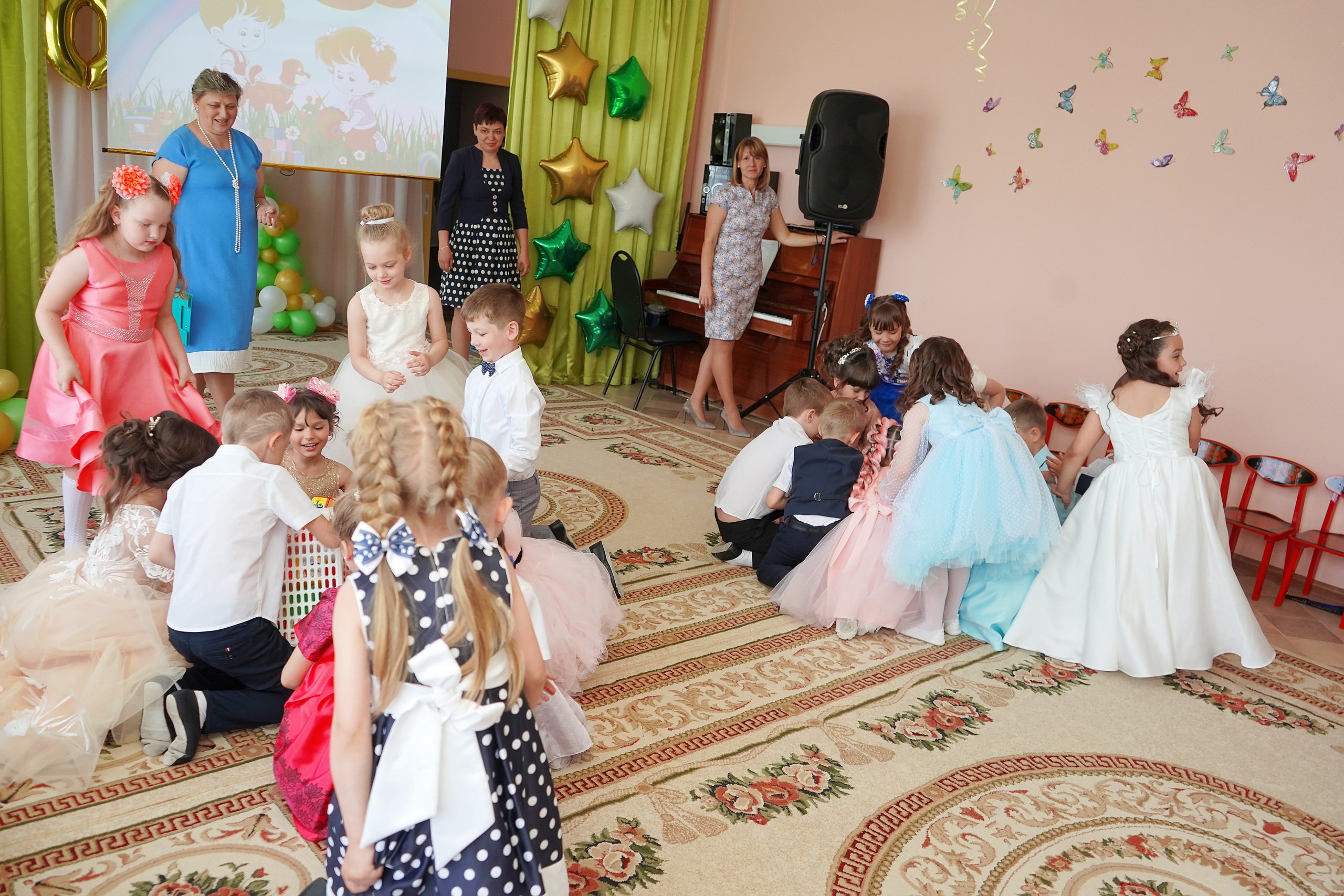 Фотосъемка видеосъёмка фотограф видеооператор новогодних утренников  в. Фотограф, видеооператор Нина Коршунова