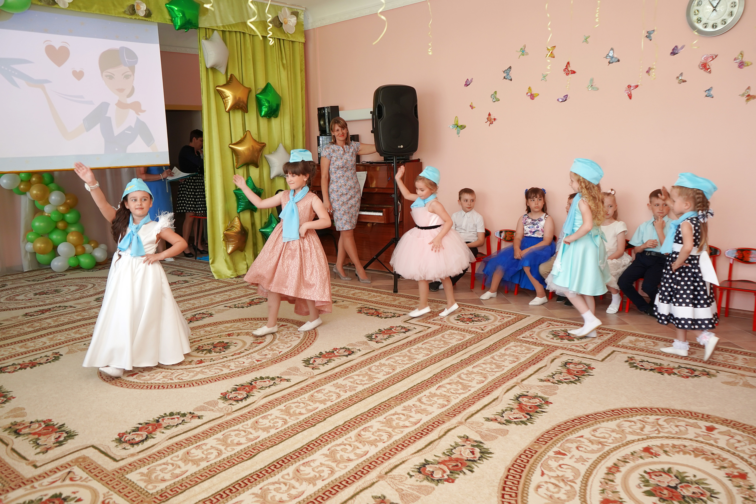 Фотосъемка видеосъёмка фотограф видеооператор новогодних утренников  в. Фотограф, видеооператор Нина Коршунова