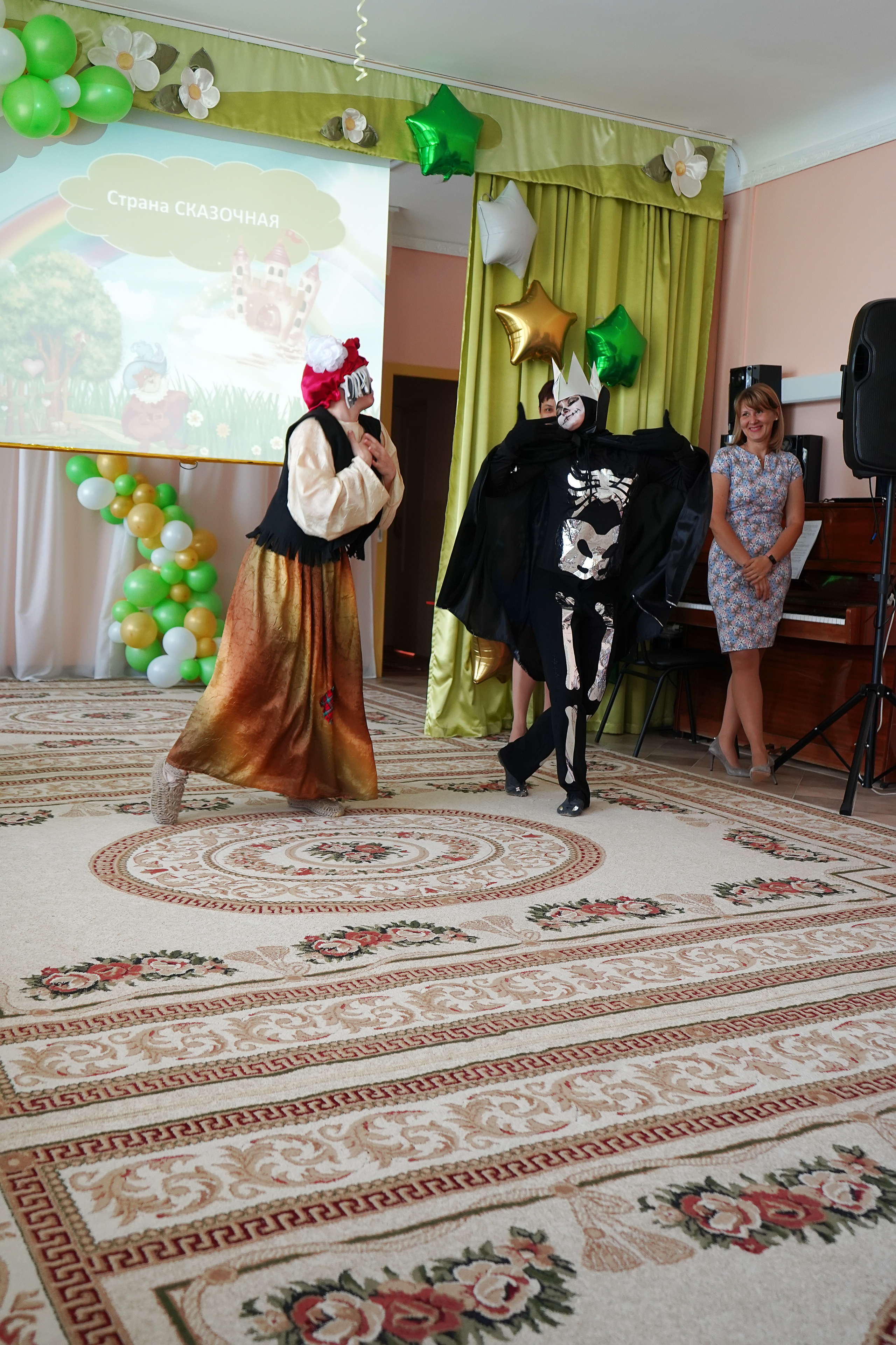 Фотосъемка видеосъёмка фотограф видеооператор новогодних утренников  в. Фотограф, видеооператор Нина Коршунова