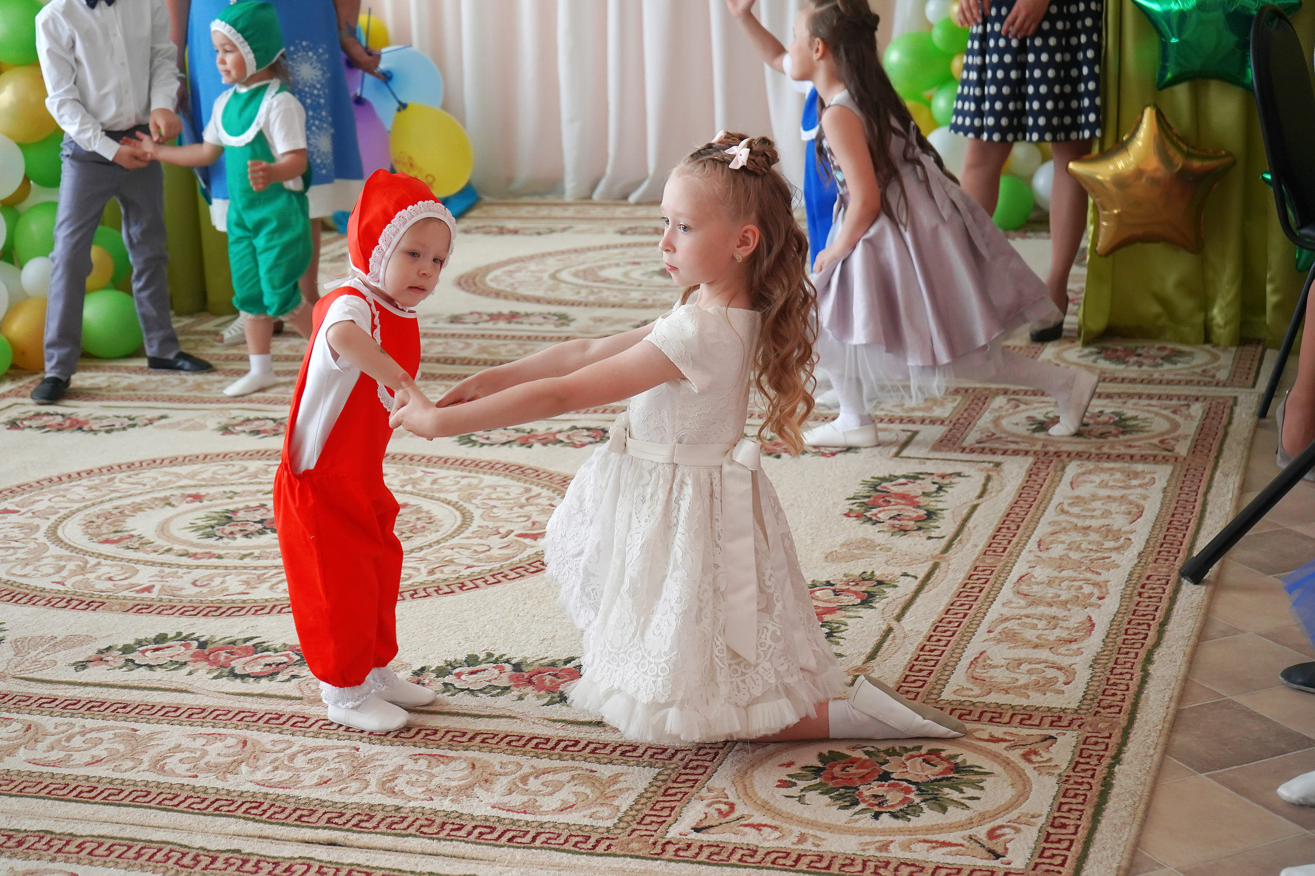 Фотосъемка видеосъёмка фотограф видеооператор новогодних утренников  в. Фотограф, видеооператор Нина Коршунова