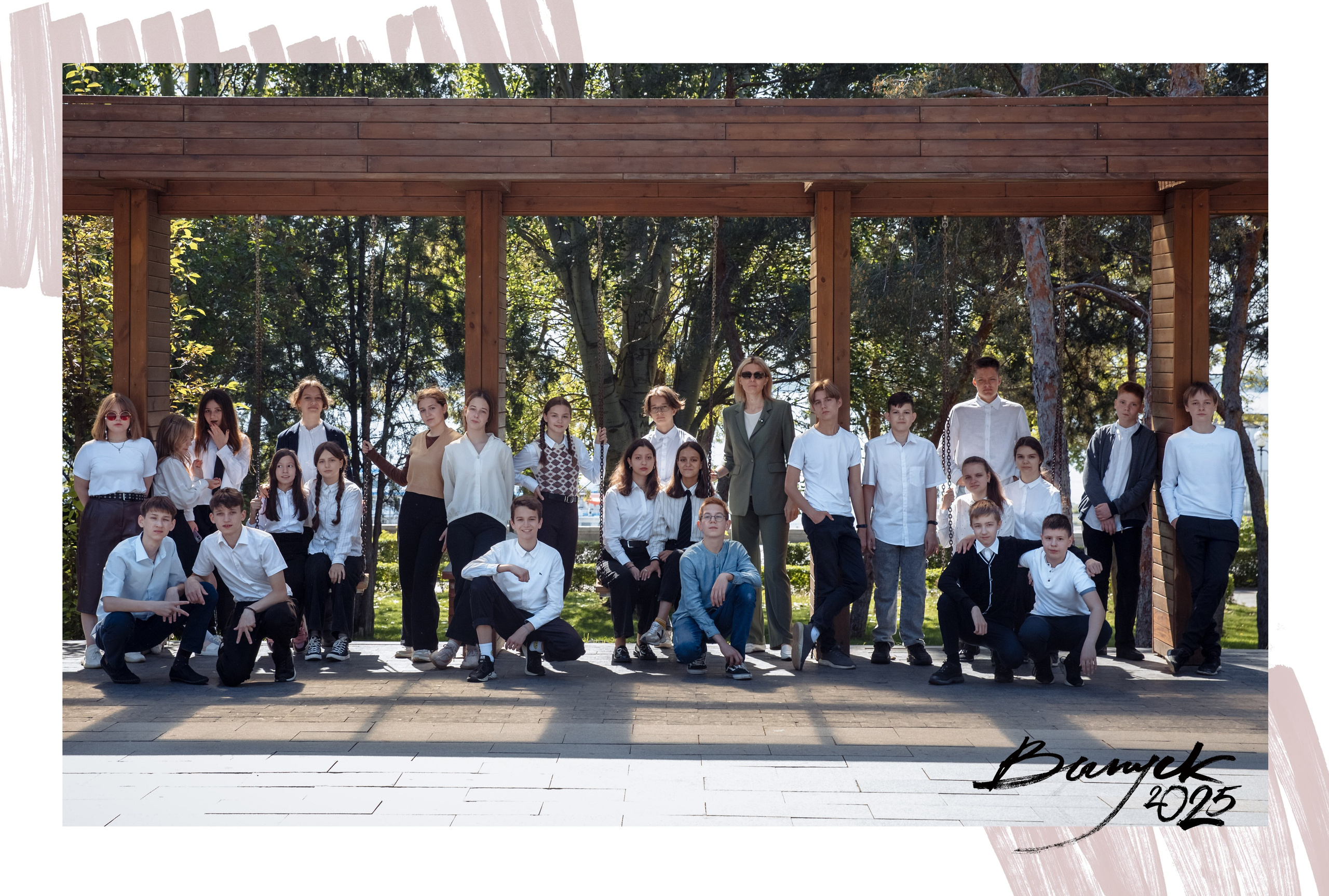 Выпускные альбомы для старших классов. Выпускные школьные фото­альбомы для школ и детских садов в Волгограде и Волжском