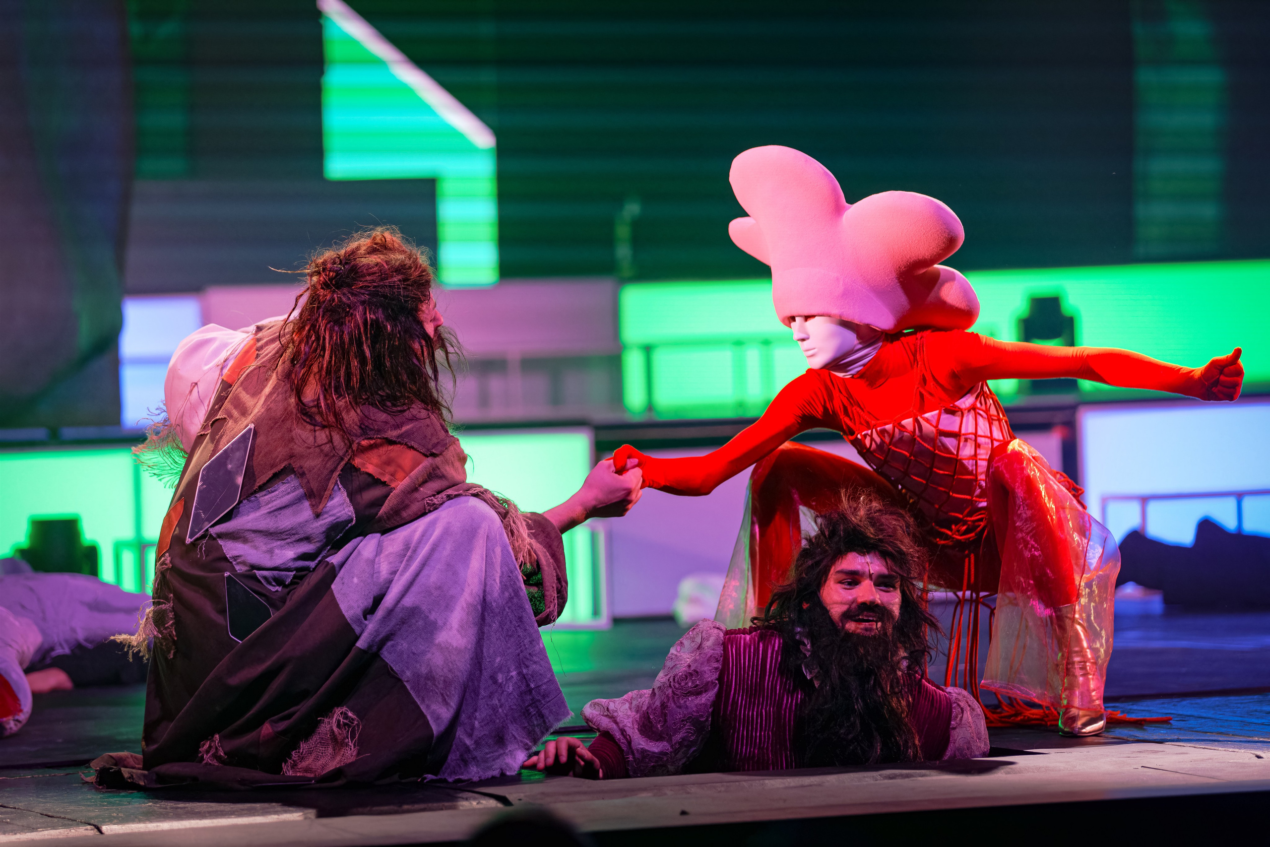 Любовь к трем апельсинам_Чехов Центр. Фотограф. г. Южно-Сахалинск. Олег Толстов