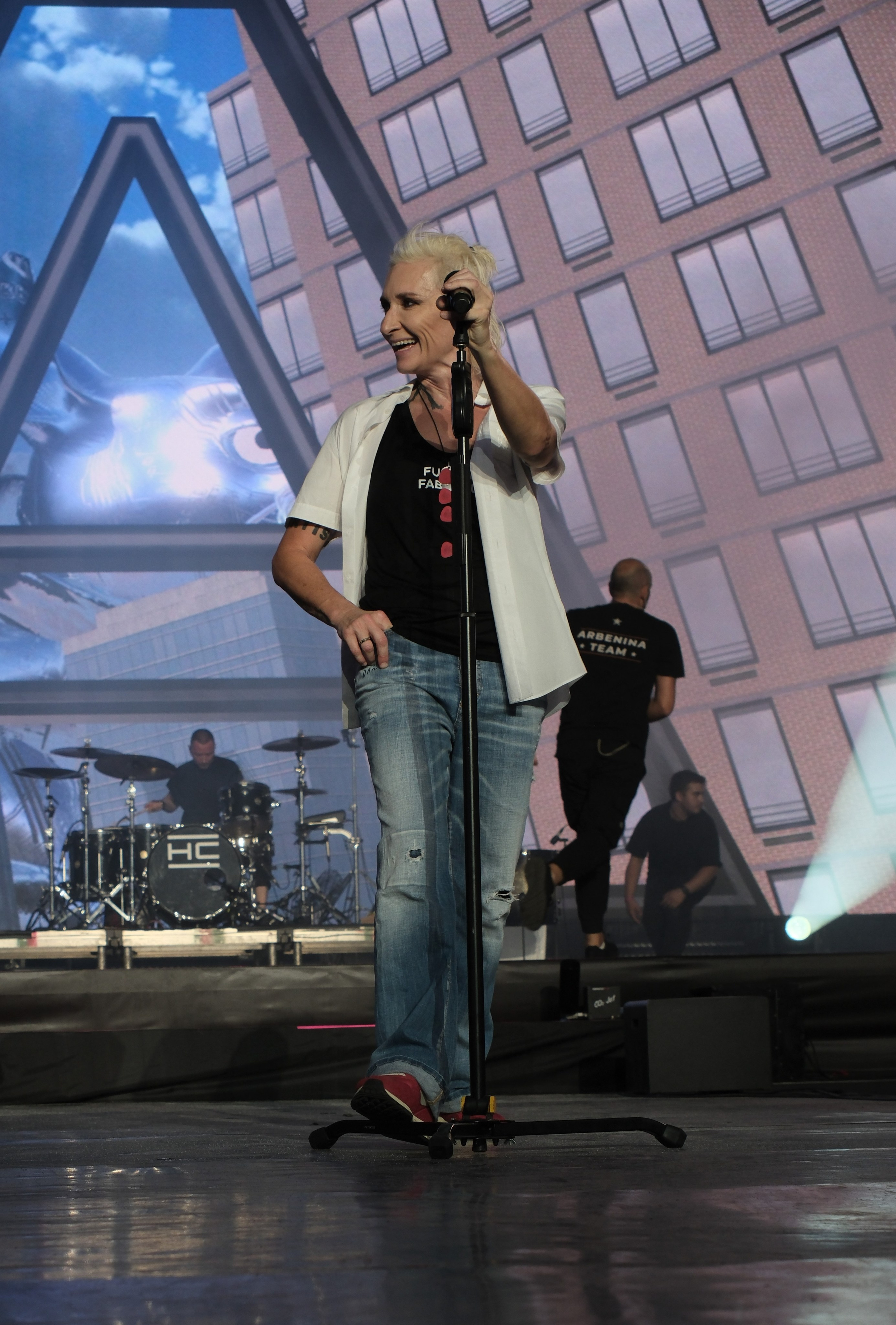 Диана Арбенина (группа «Ночные снайперы») — Москва, МТС Live Лето 2024. RedGeek - блогер и стручњак за образовање и ИТ Кирил Ситнов