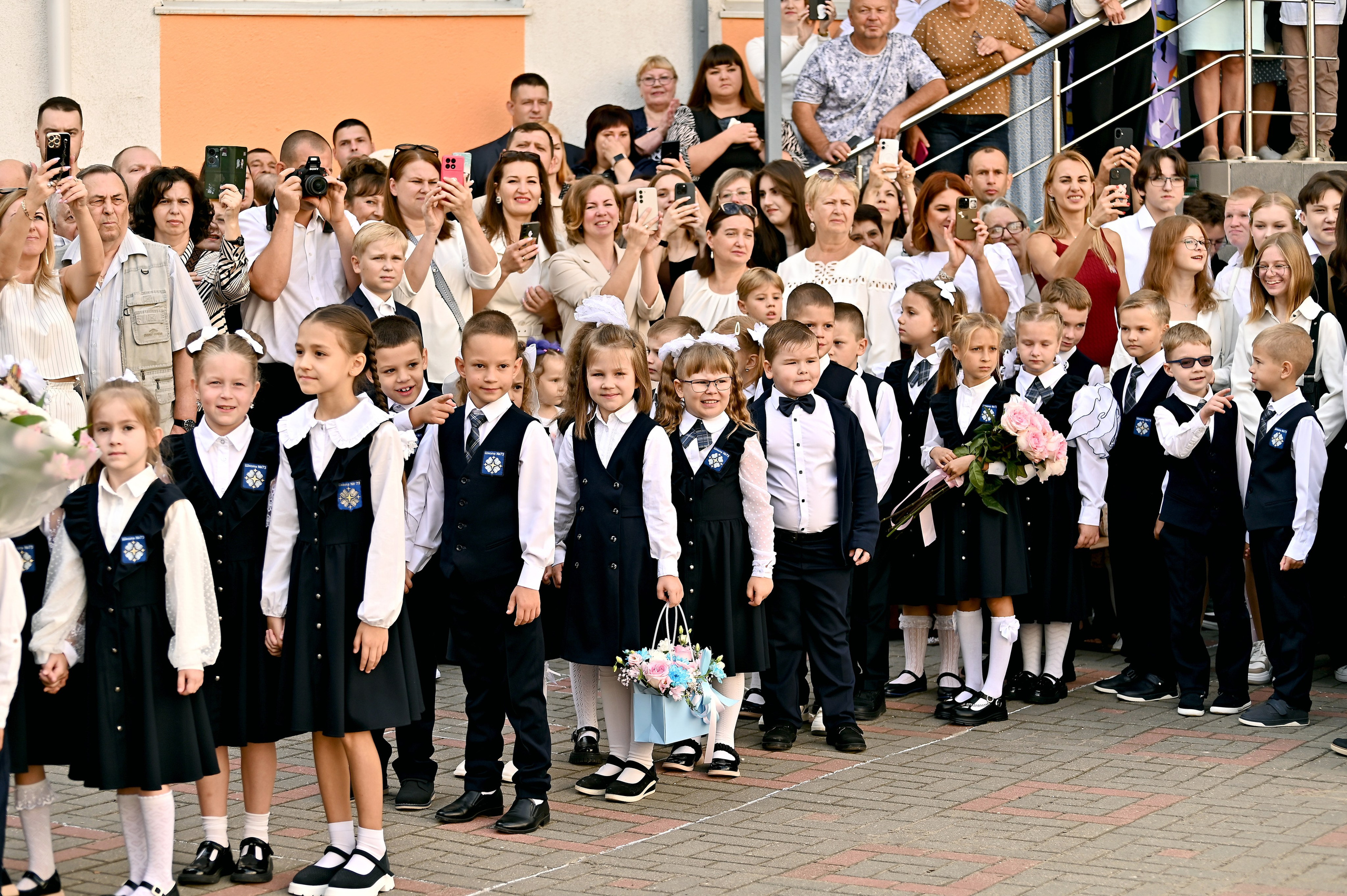 Первоклассник. ФОТОГРАФ ВАШИХ МЕРОПРИЯТИЙ РЯЗАНЬ СЕРГЕЙ КЛЮЕВ Концертная фотография близка к репортажу и портретной съемке