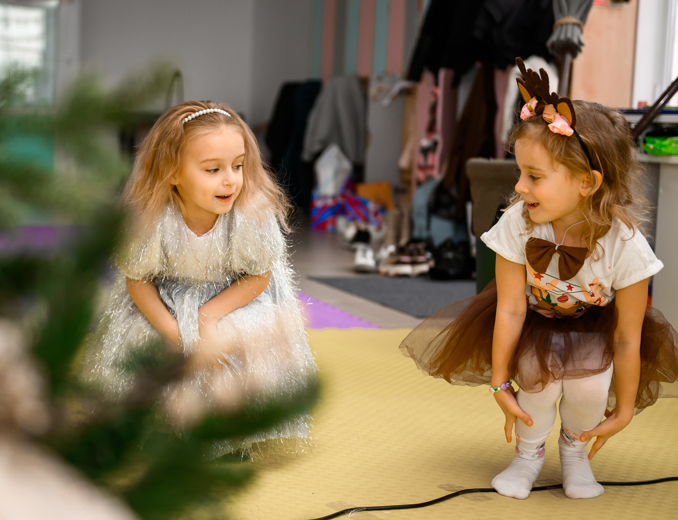 Елка 2025 в детском саду Мишка клуб. Свадебный и семейный фотограф София Невская