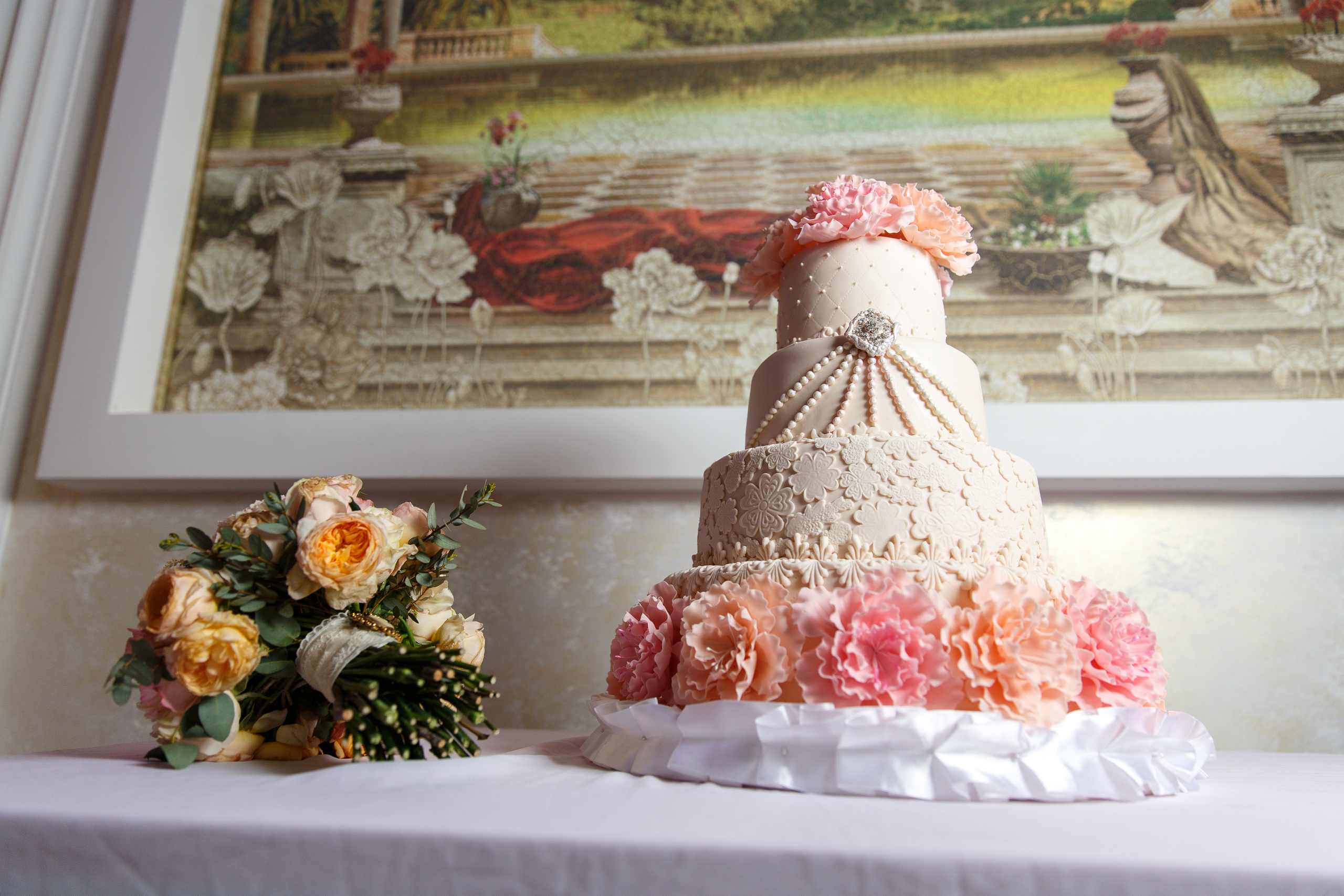 Миша и Яна. Профессиональная фотосъёмка интерьеров, предметная фотосессия еды для меню г. Анапа