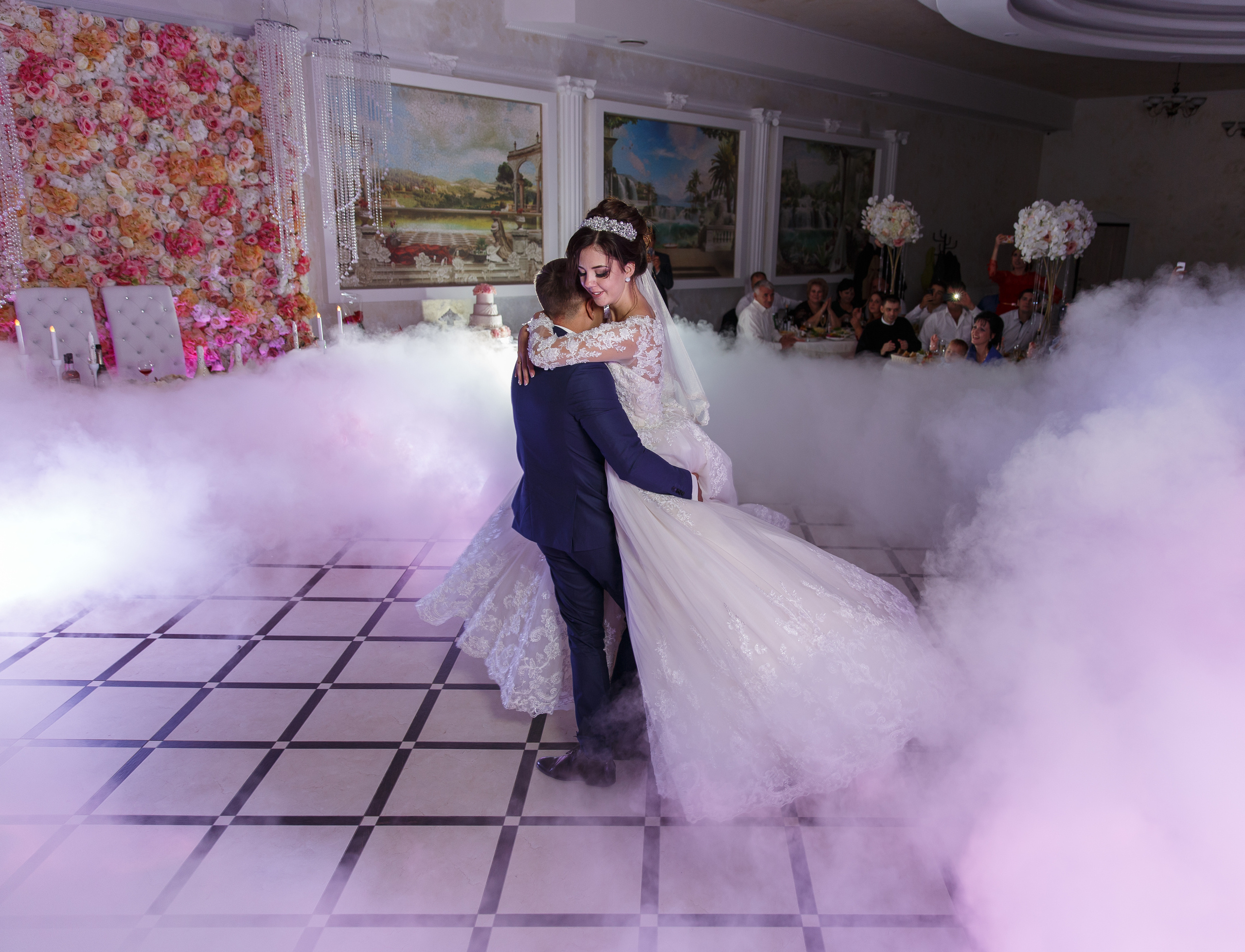 Миша и Яна. Профессиональная фотосъёмка интерьеров, предметная фотосессия еды для меню г. Анапа