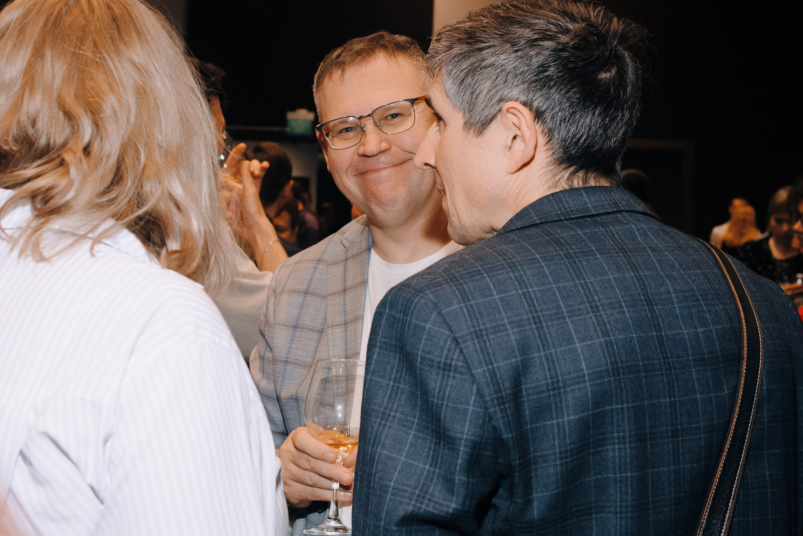 ФЕСТИВАЛЬ ВИНА И КРЕПКИХ НАПИТКОВ МАВТ-ВИНОТЕКА. Репортажный фотограф Зуев Роман г. Челябинск