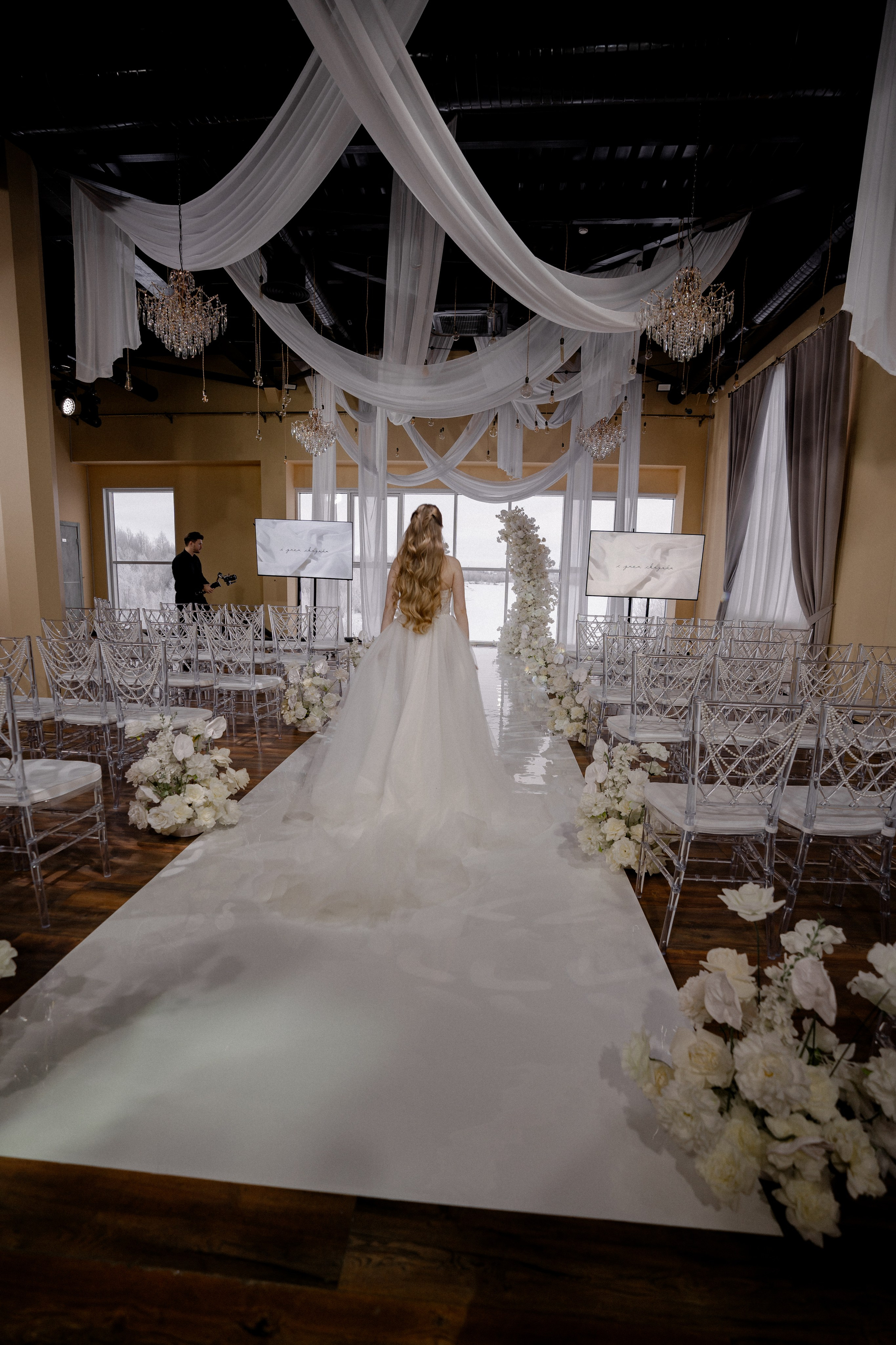 СВАДЕБНАЯ СЬЕМКА СБОРОВ В ОТЕЛЕ И ВЫЕЗД НА ЦЕРЕМОНИЮ (СНЯТО В СИБИРЕ В НИЖНЕВАРТОВСКЕ). Профессиональный фотограф, Санкт-Петербург — Виктория Богомолова