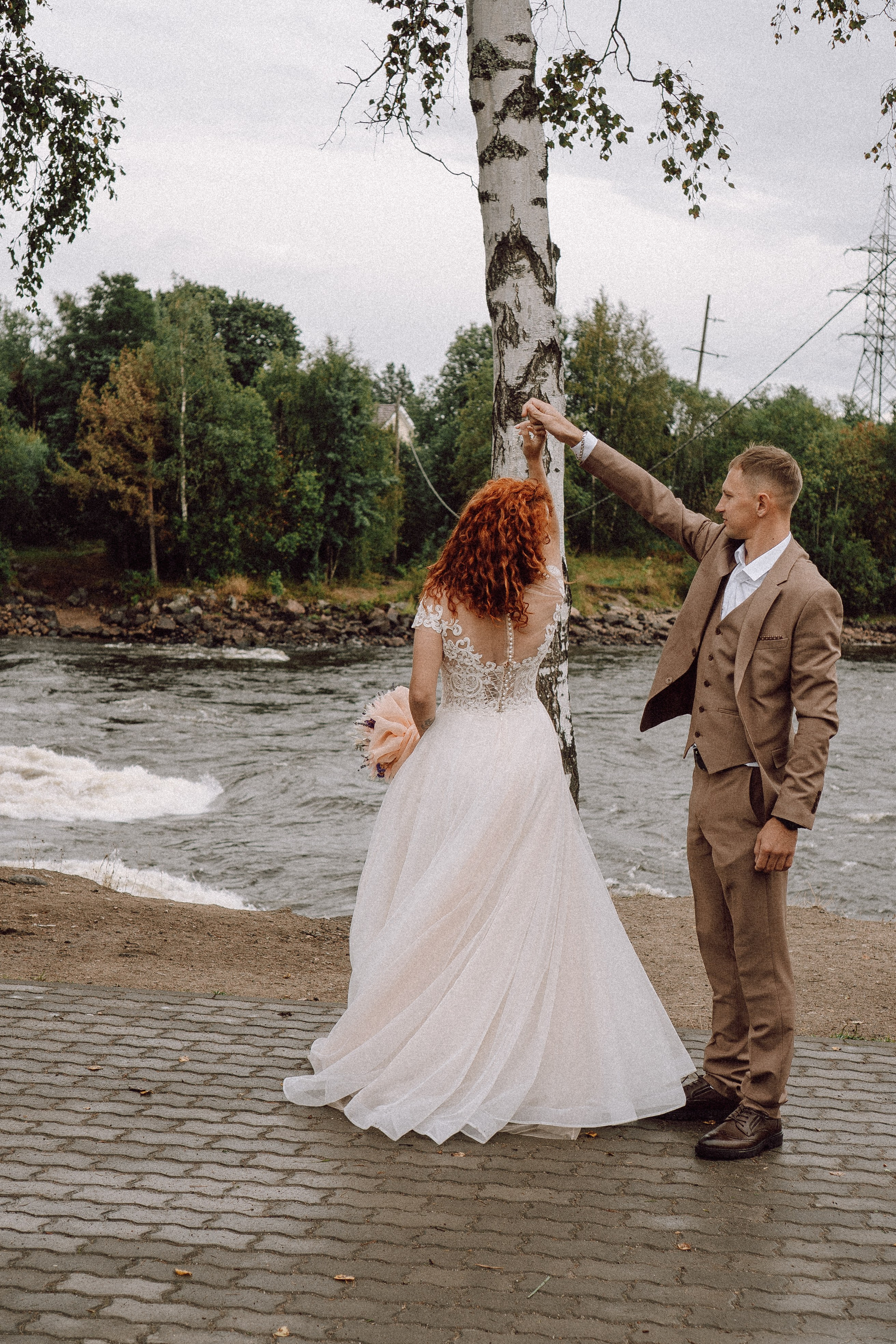 СВАДЕБНАЯ ФОТОСЕССИИЯ ПАРЫ В ГОРОДЕ ПРИОЗЕРСК В СОСНОВОМ ЛЕСУ И С ПИКАПОМ. Профессиональный фотограф, Санкт-Петербург — Виктория Богомолова