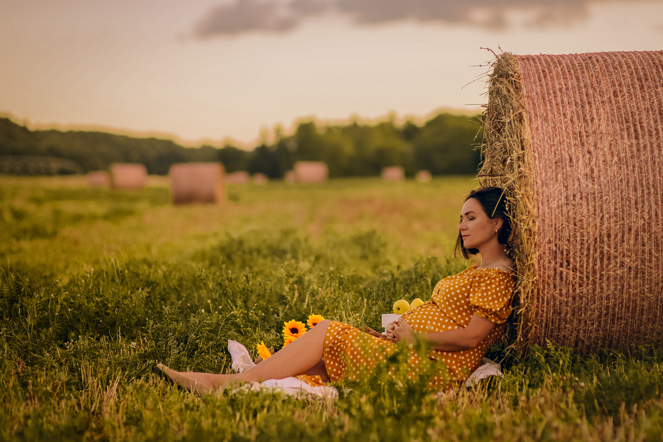 Pregnancy. Photographer in Provence Julia Lipiainen