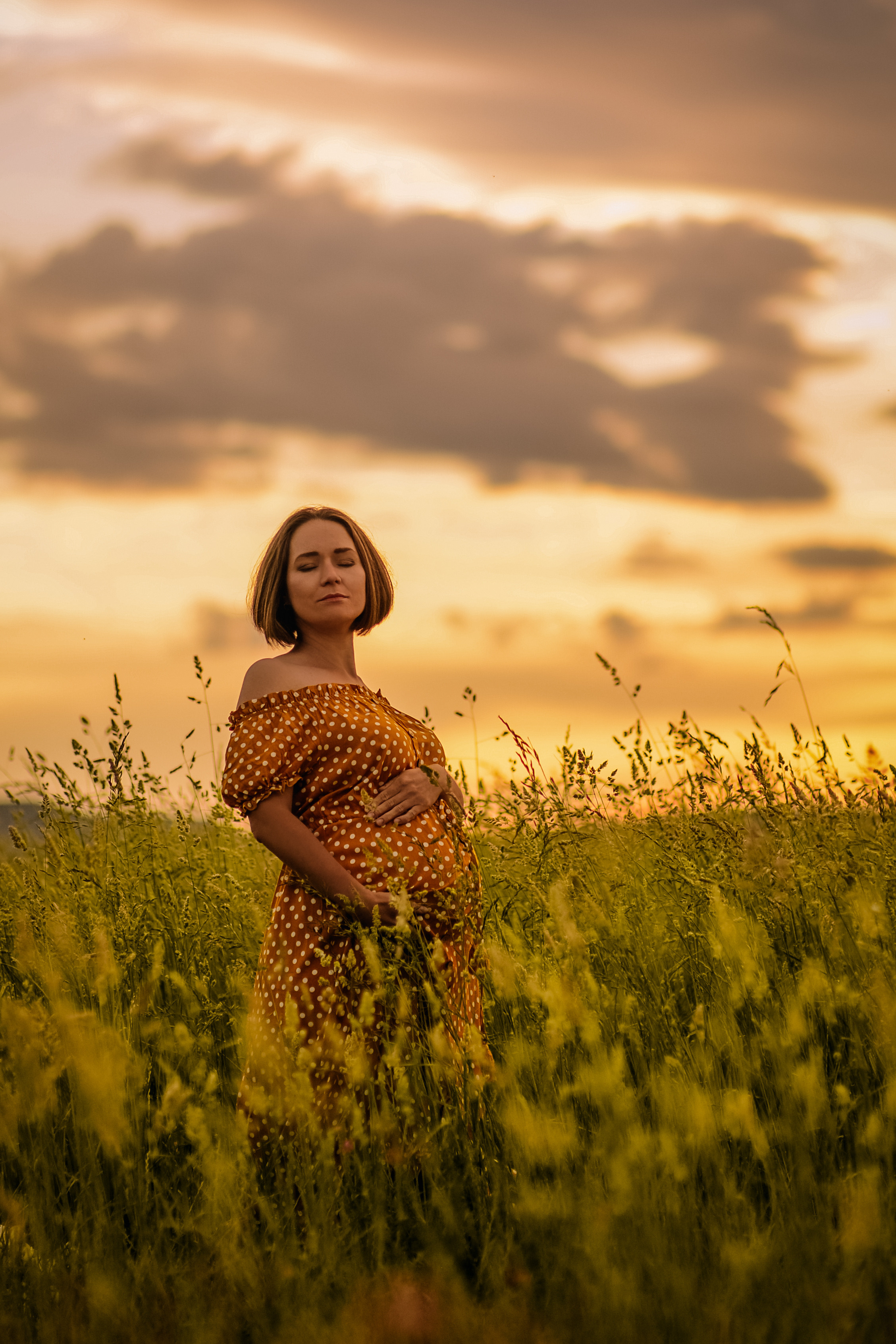 Pregnancy. Photographer in Provence Julia Lipiainen