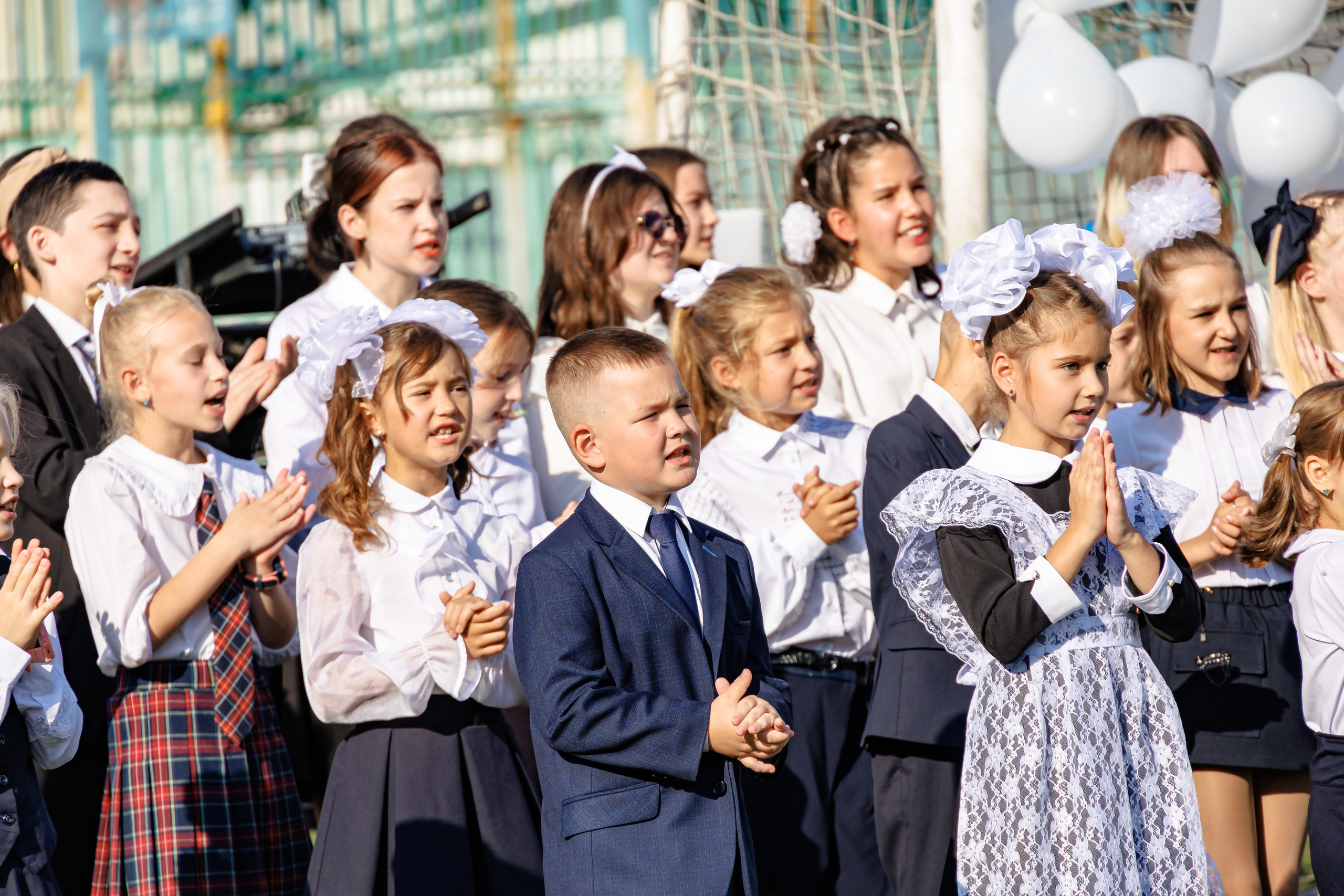 Линейка. 1 сентября. Выпускные альбомы в Москве и Московской области