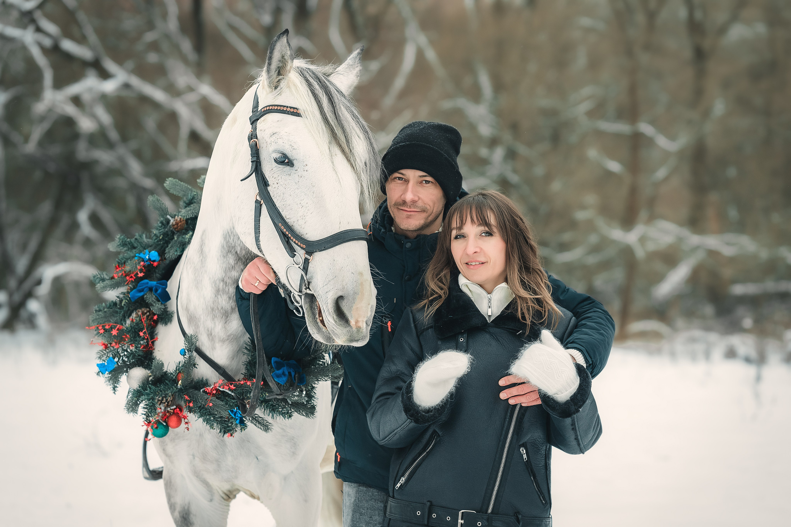 Конная прогулка. Юлия, Ильдар и детки