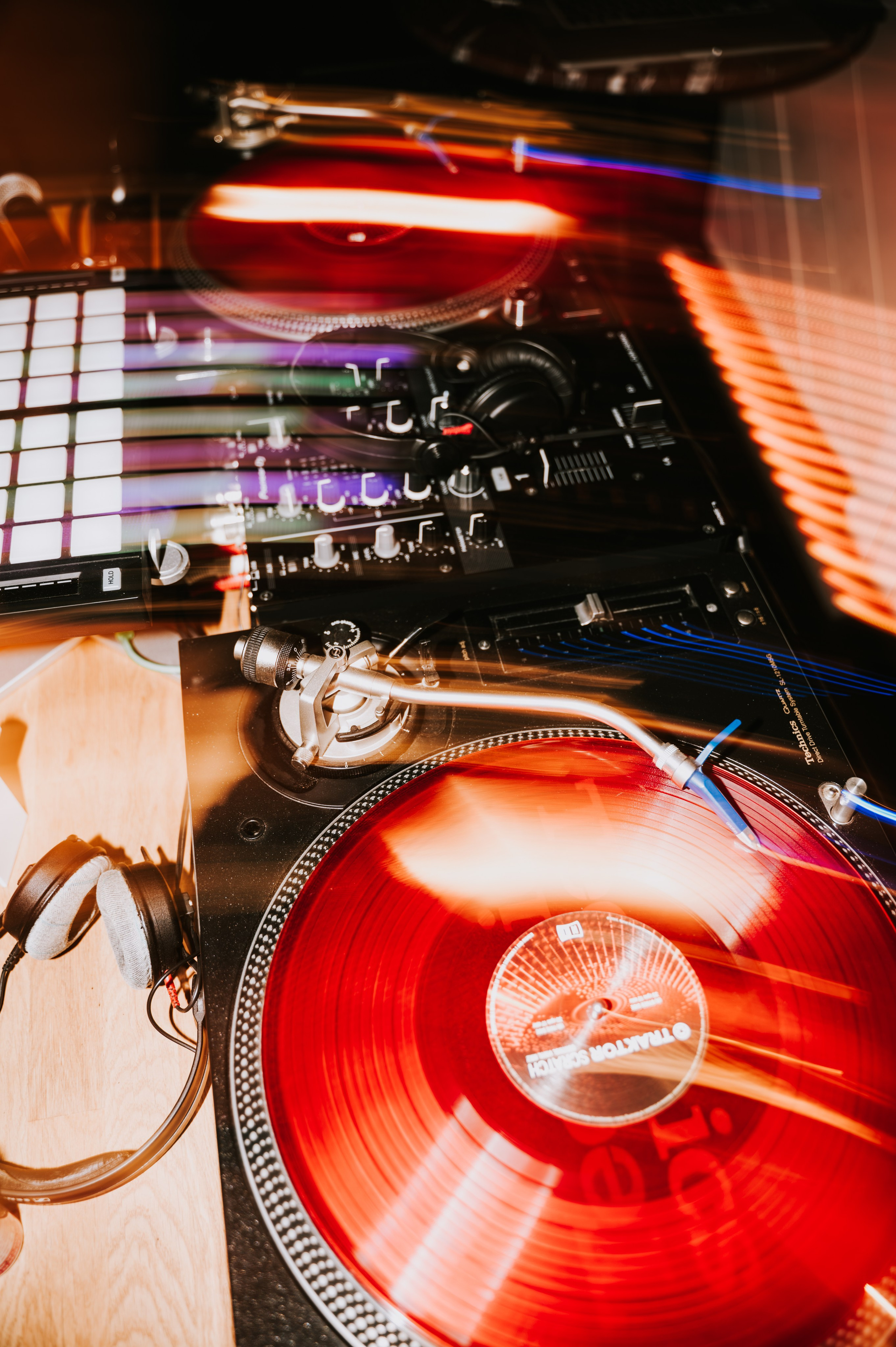 Индивидуальная съёмка для диджеев на мероприятии. Фотограф/видеограф Богдан Голованов