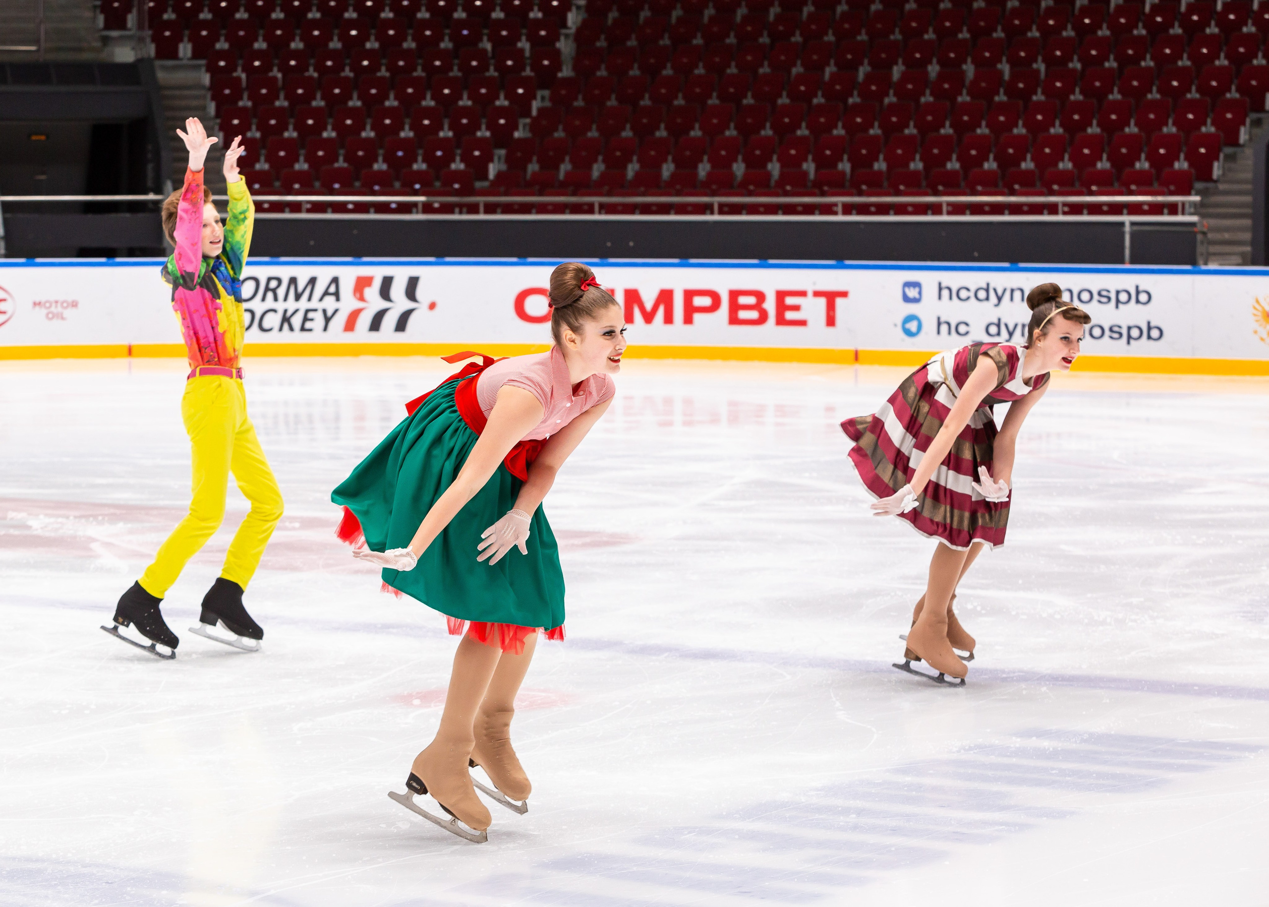 VII Ежегодный фестиваль массовых танцев на льду и фигурного катания «Петровский лёд» Санкт-Петербург 2024. Репортажный фотограф в Москве