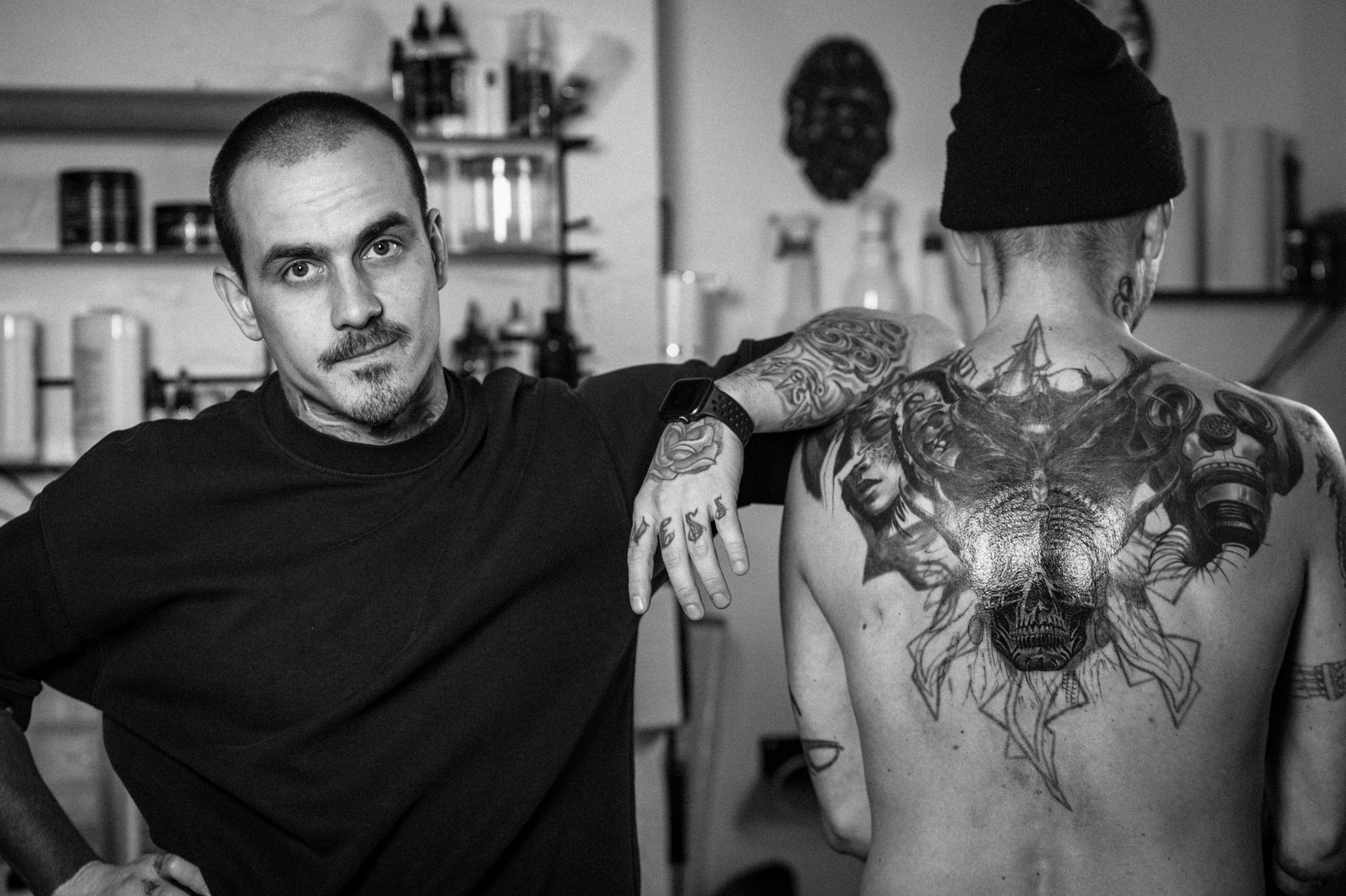 Тату-мастер. Роман Бочаров