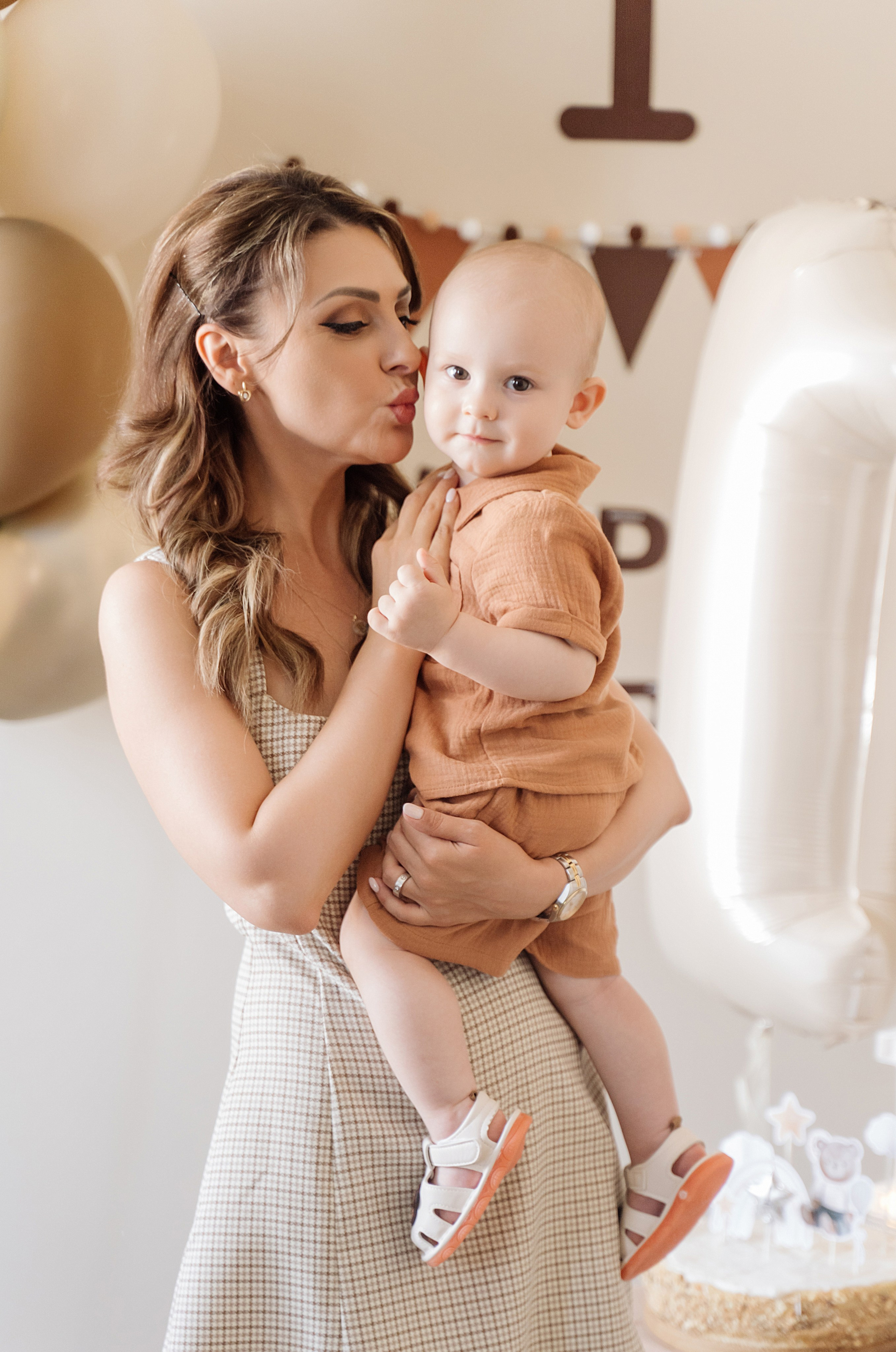 1 годик Русланчику (снимли дома). Свадебный фотограф