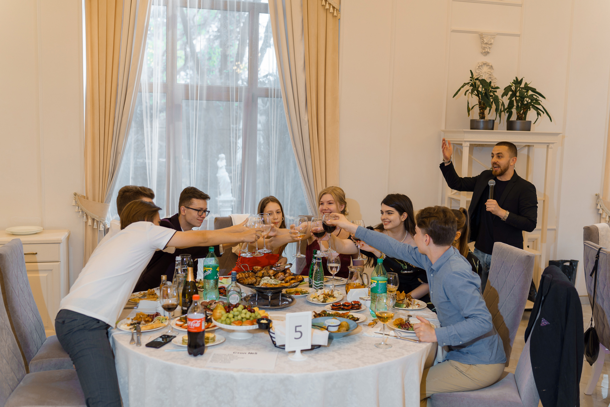 Выпускной в Усадьбе Голицына. Фотограф Олег Сотник