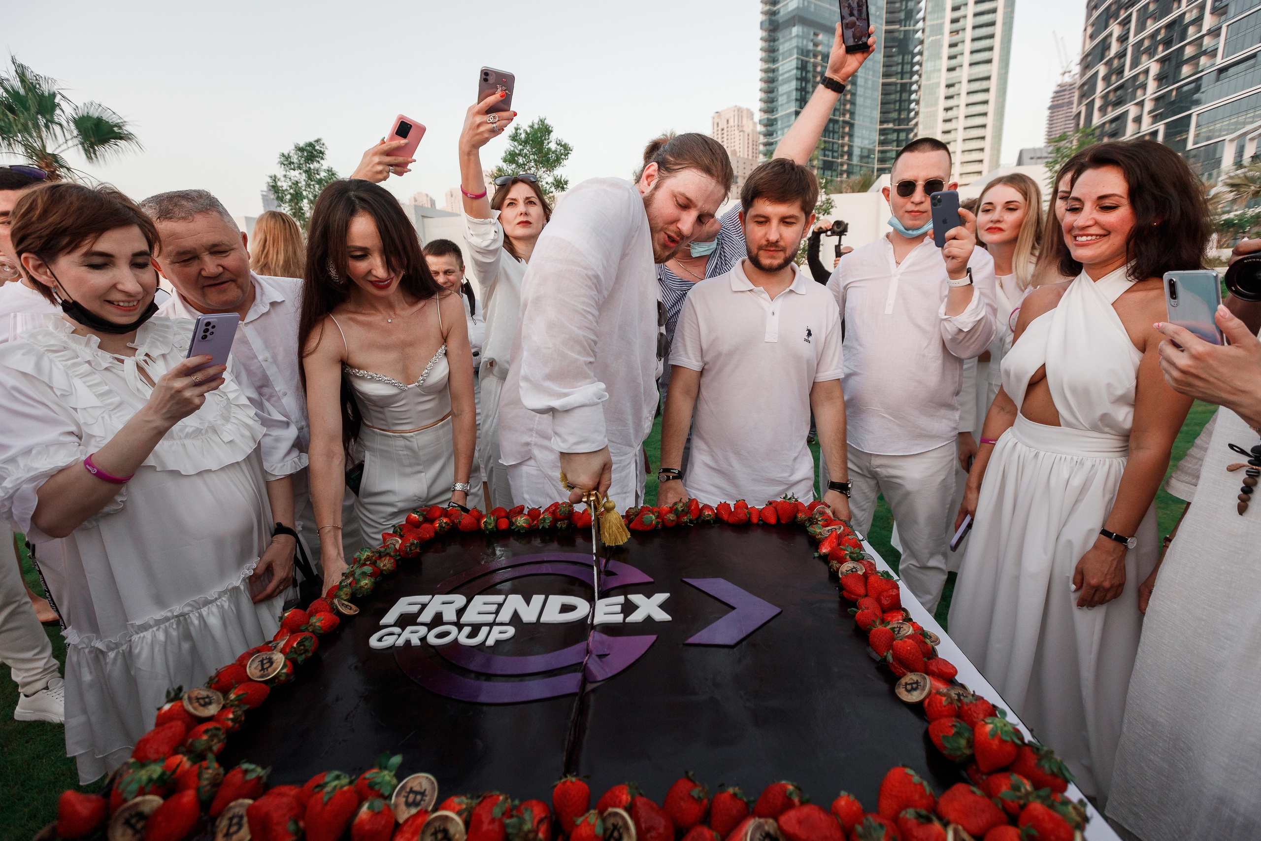 Дубай. Белая вечеринка. Фотограф Олег Сотник