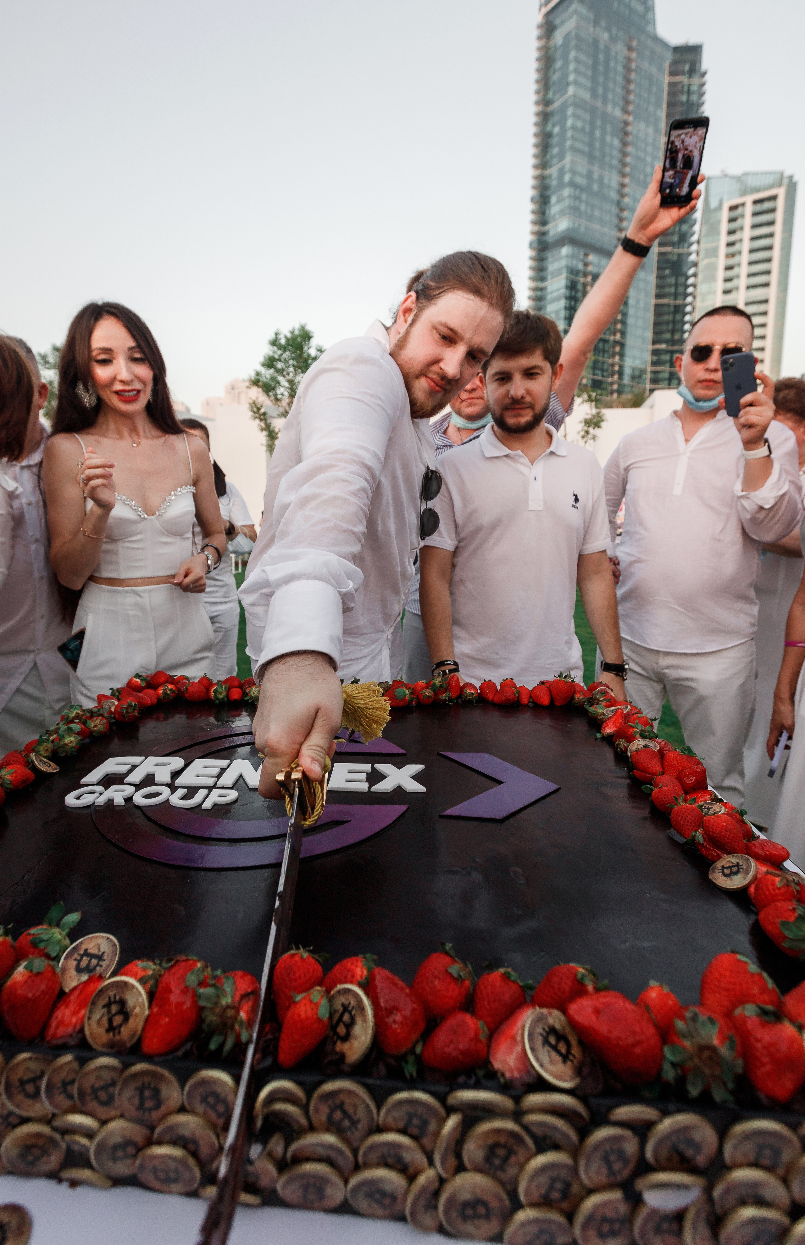 Дубай. Белая вечеринка. Фотограф Олег Сотник