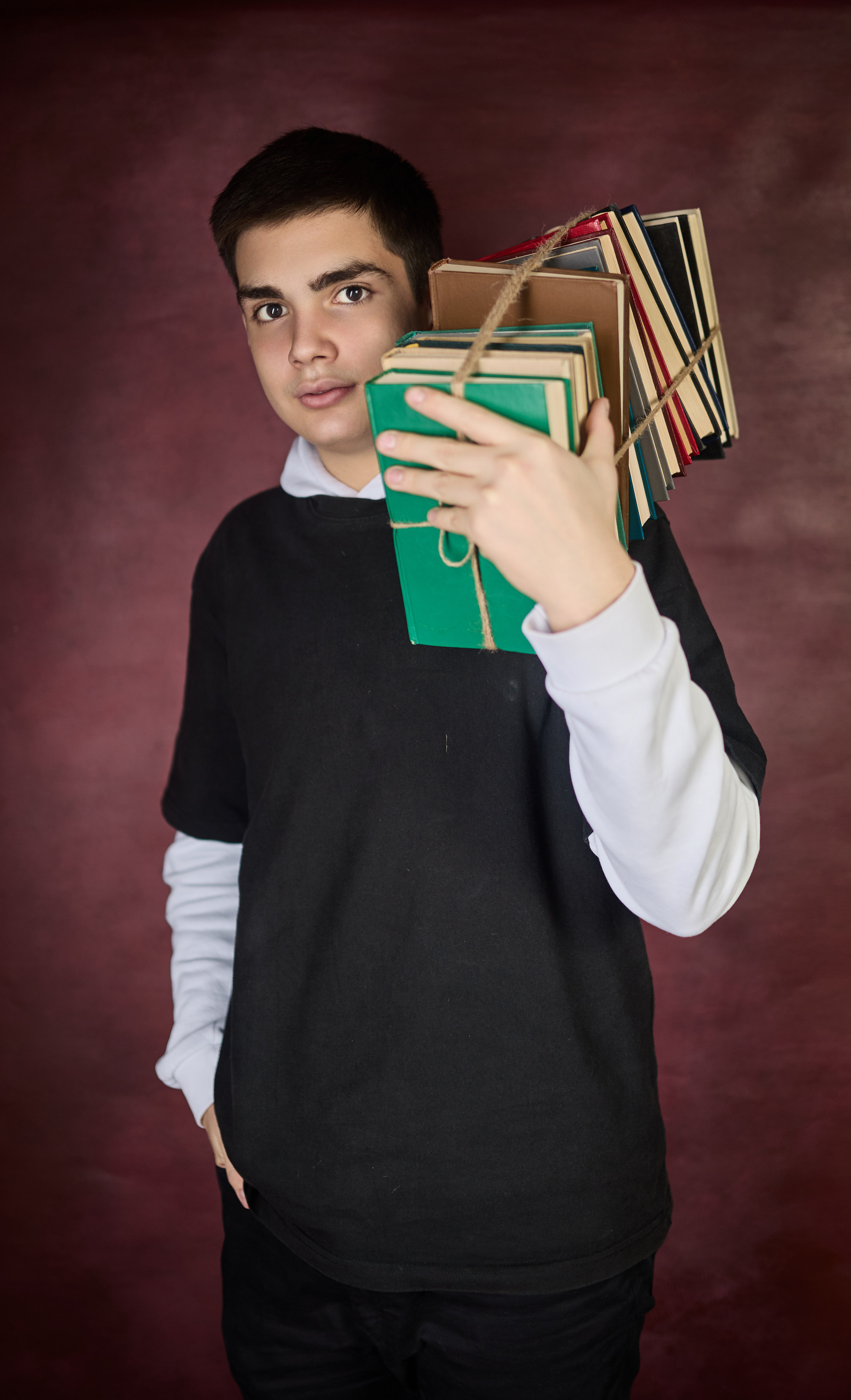 Индивидуальные школьные портреты. Фотограф Олег Сотник