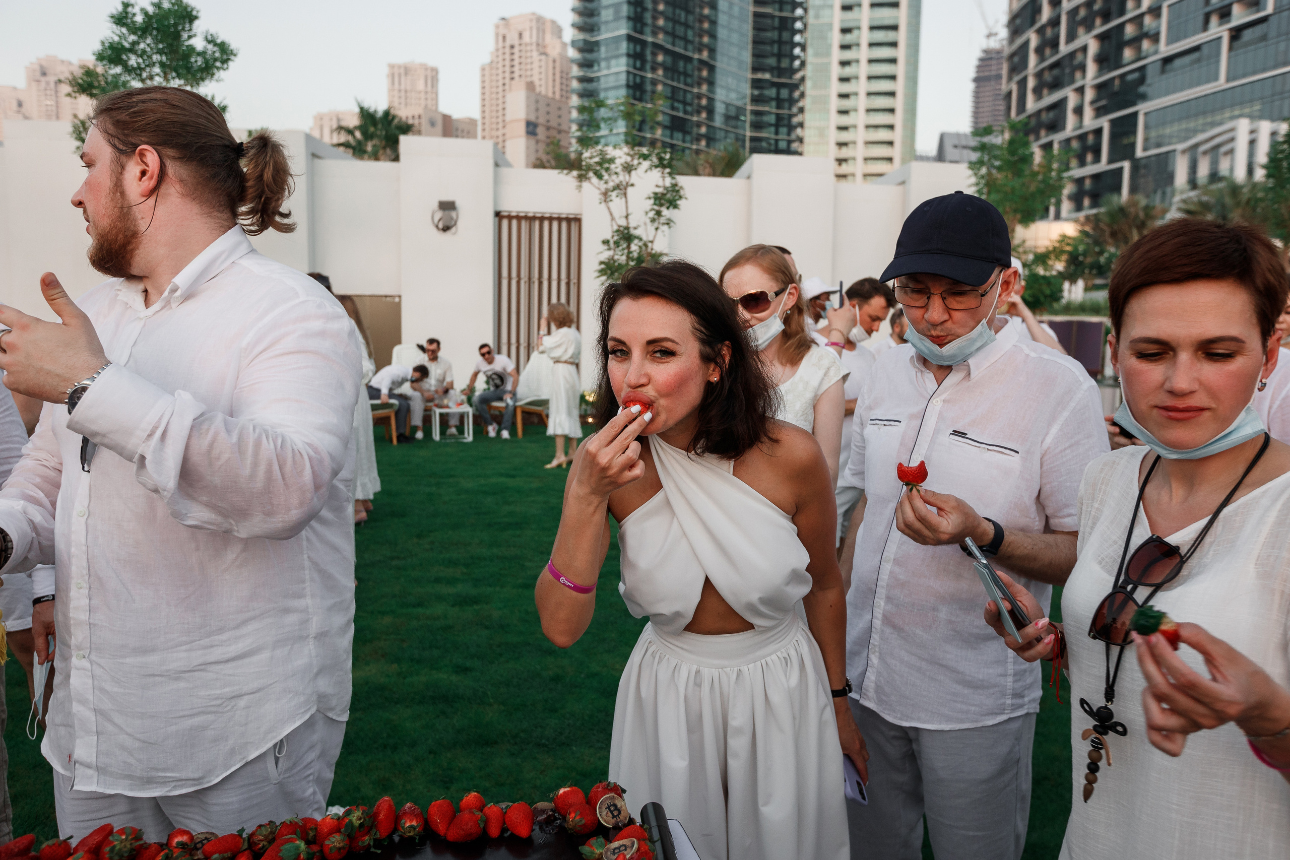 Дубай. Белая вечеринка. Фотограф Олег Сотник