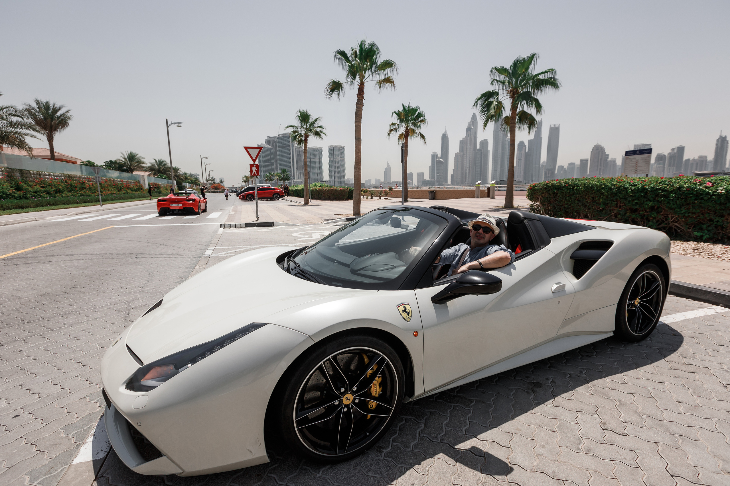 Дубай. Гонки на Ferrari. Фотограф Олег Сотник