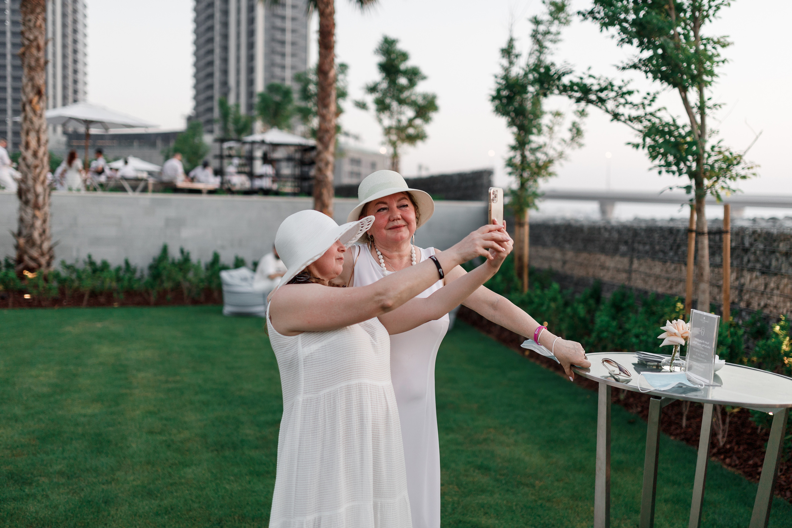 Дубай. Белая вечеринка. Фотограф Олег Сотник