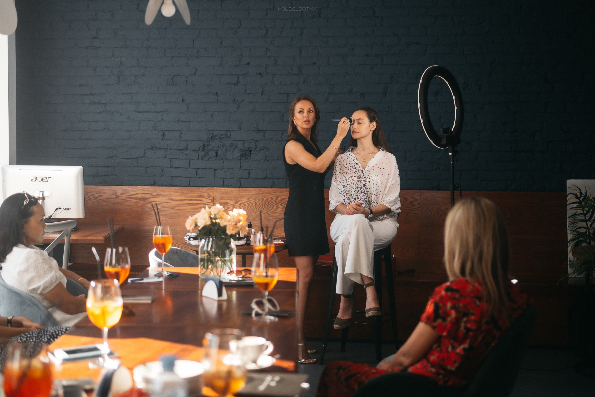 Мастер класс по визажу. Фотограф Олег Сотник