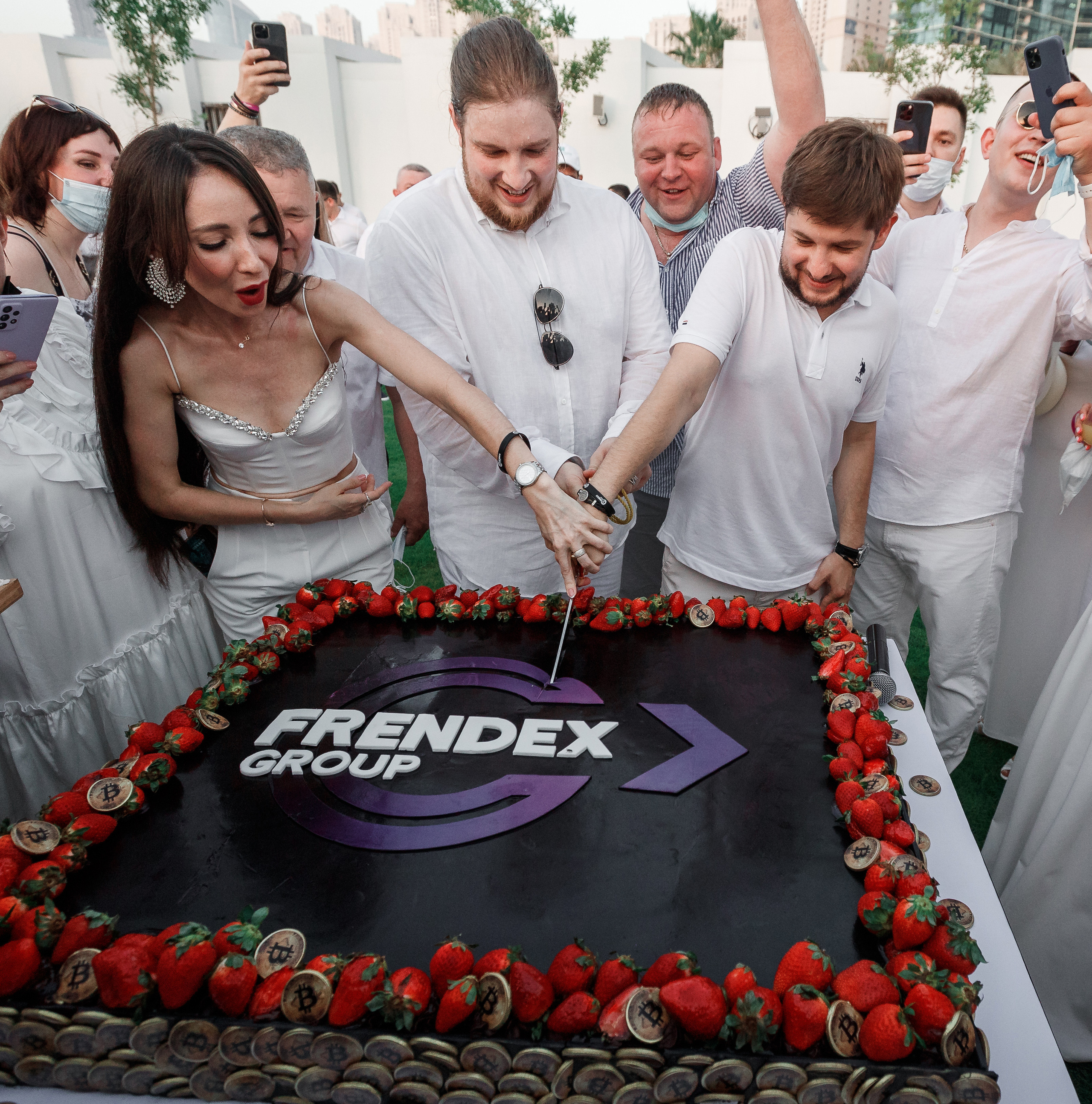 Дубай. Белая вечеринка. Фотограф Олег Сотник