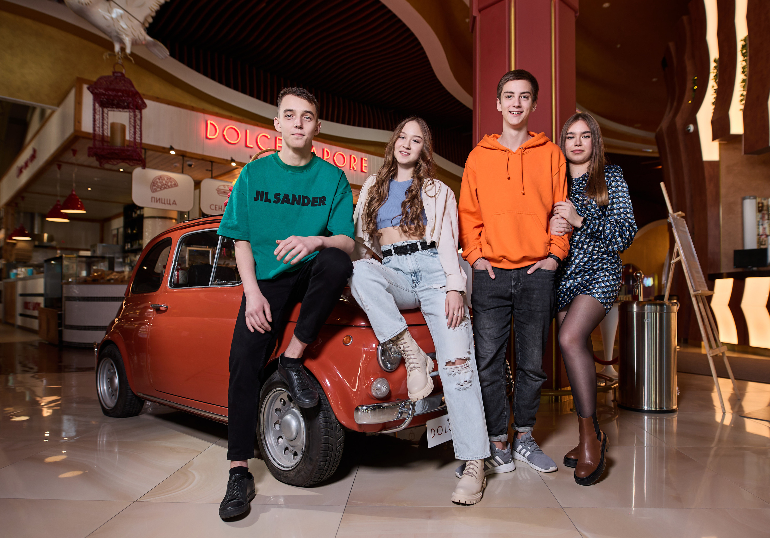 Индивидуальные школьные портреты. Фотограф Олег Сотник