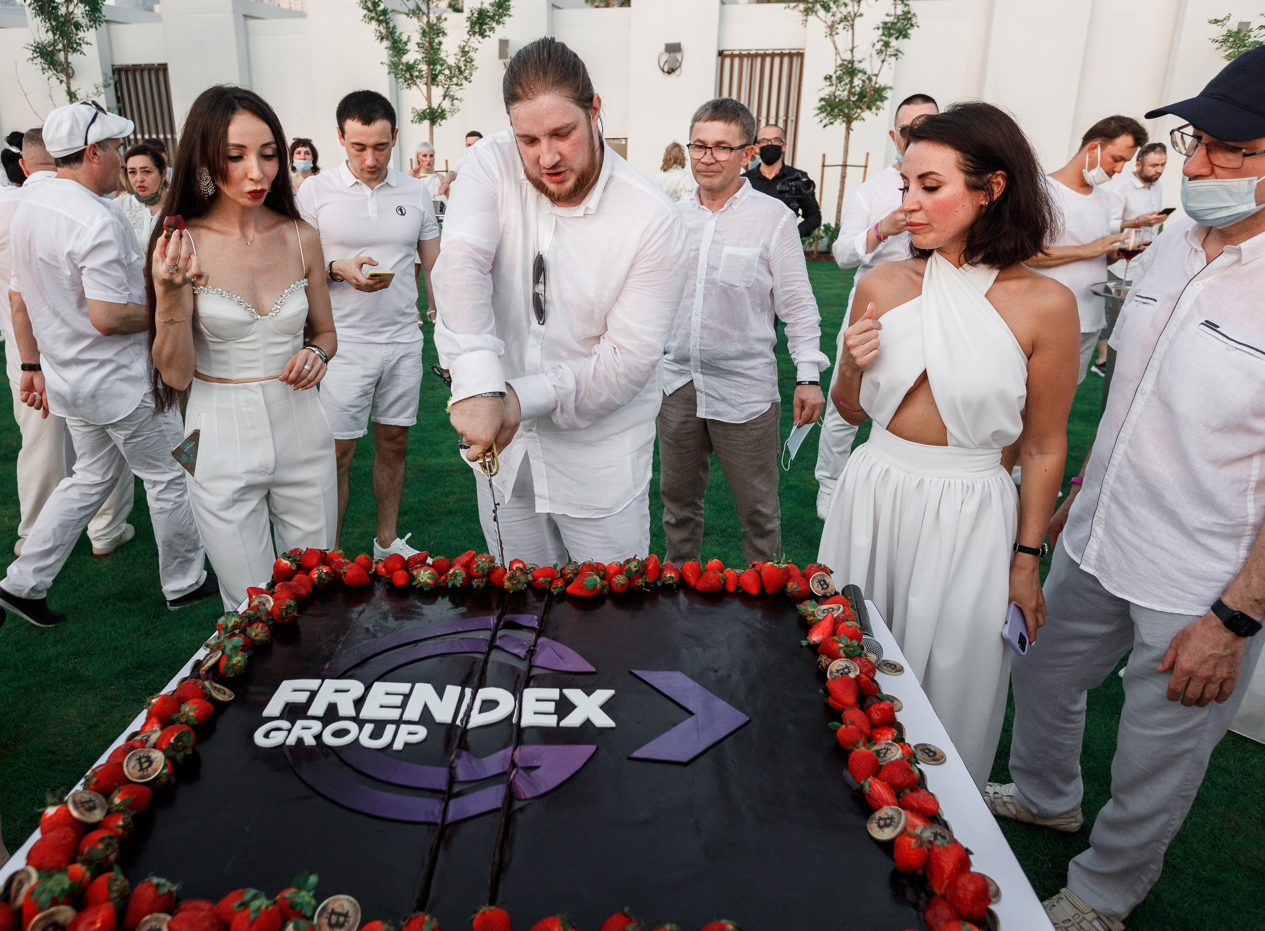 Дубай. Белая вечеринка. Фотограф Олег Сотник