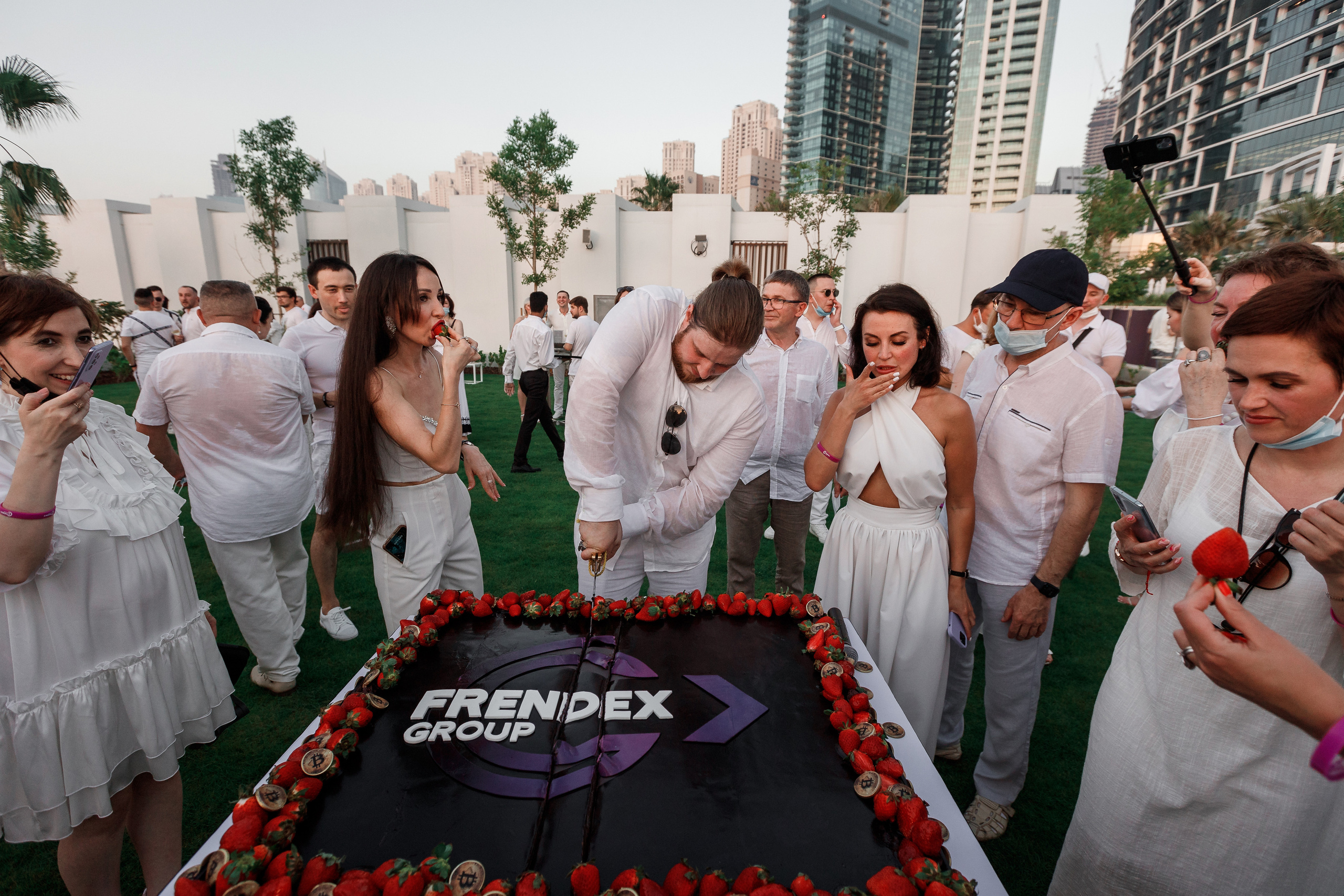 Дубай. Белая вечеринка. Фотограф Олег Сотник