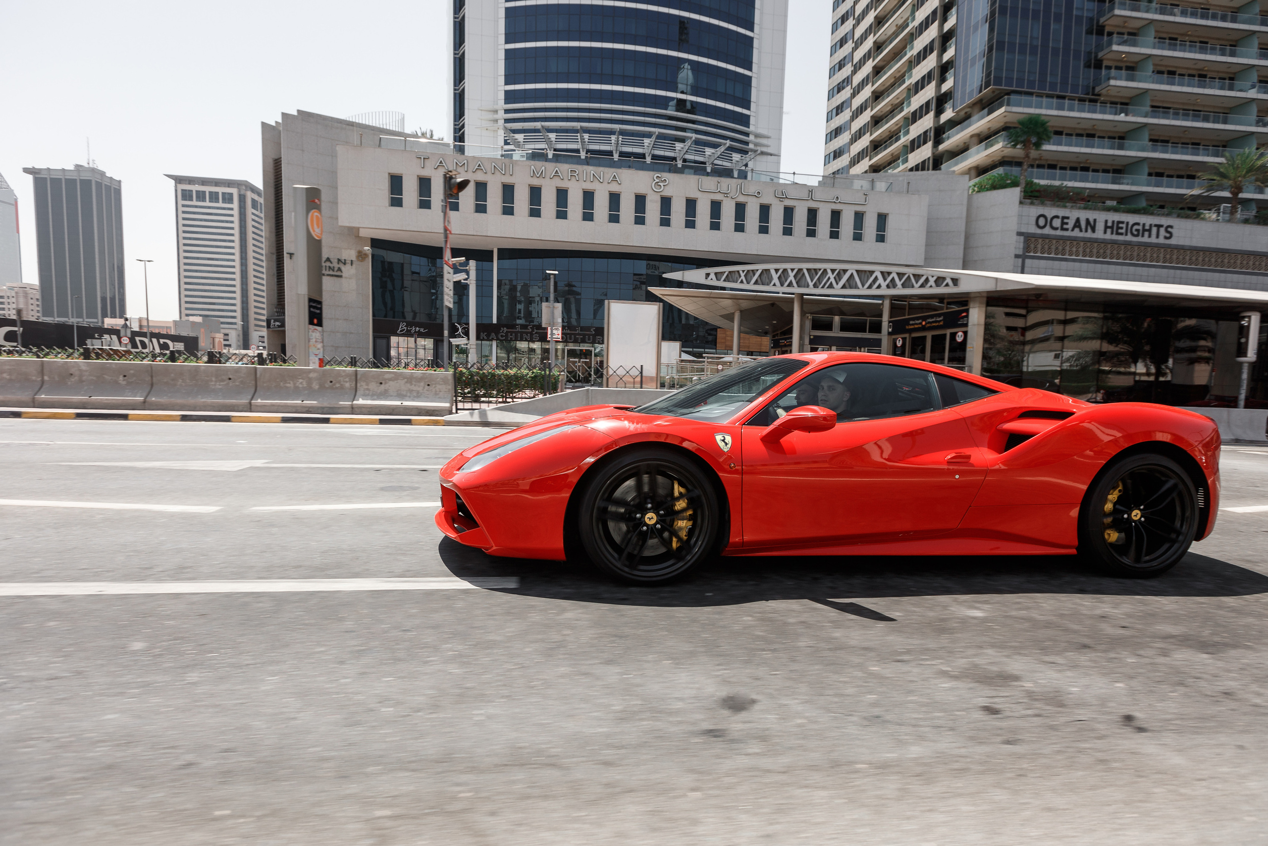 Дубай. Гонки на Ferrari. Фотограф Олег Сотник