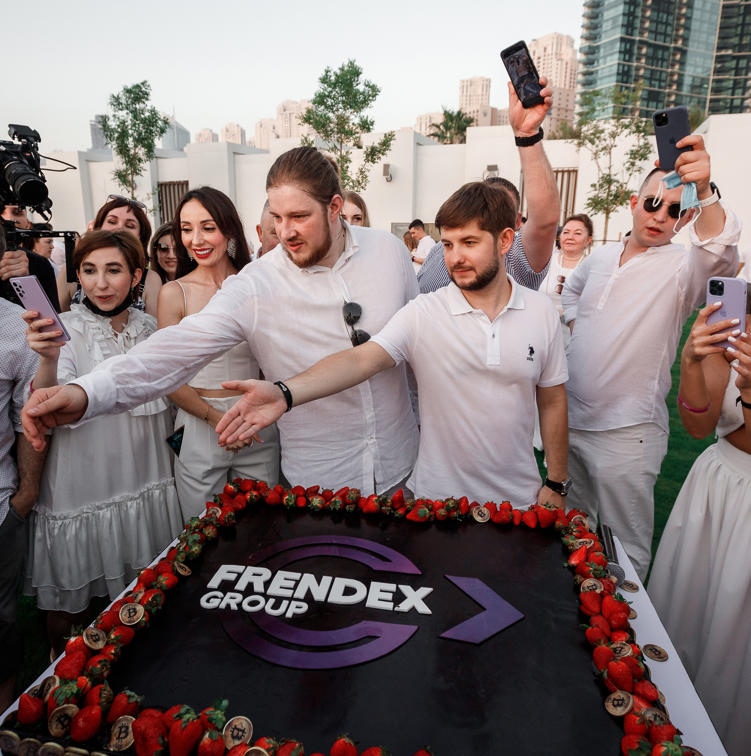 Дубай. Белая вечеринка. Фотограф Олег Сотник