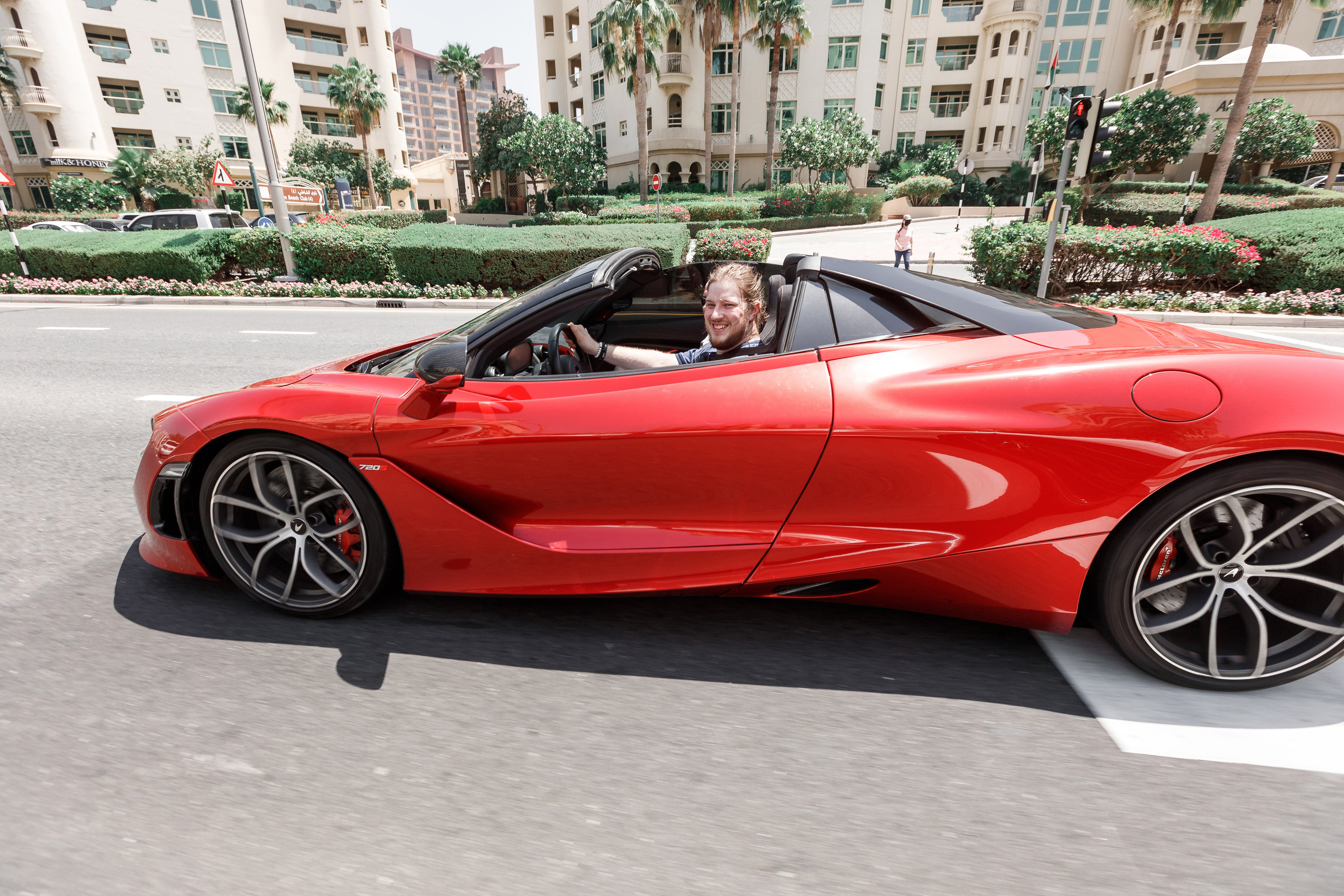 Дубай. Гонки на Ferrari. Фотограф Олег Сотник