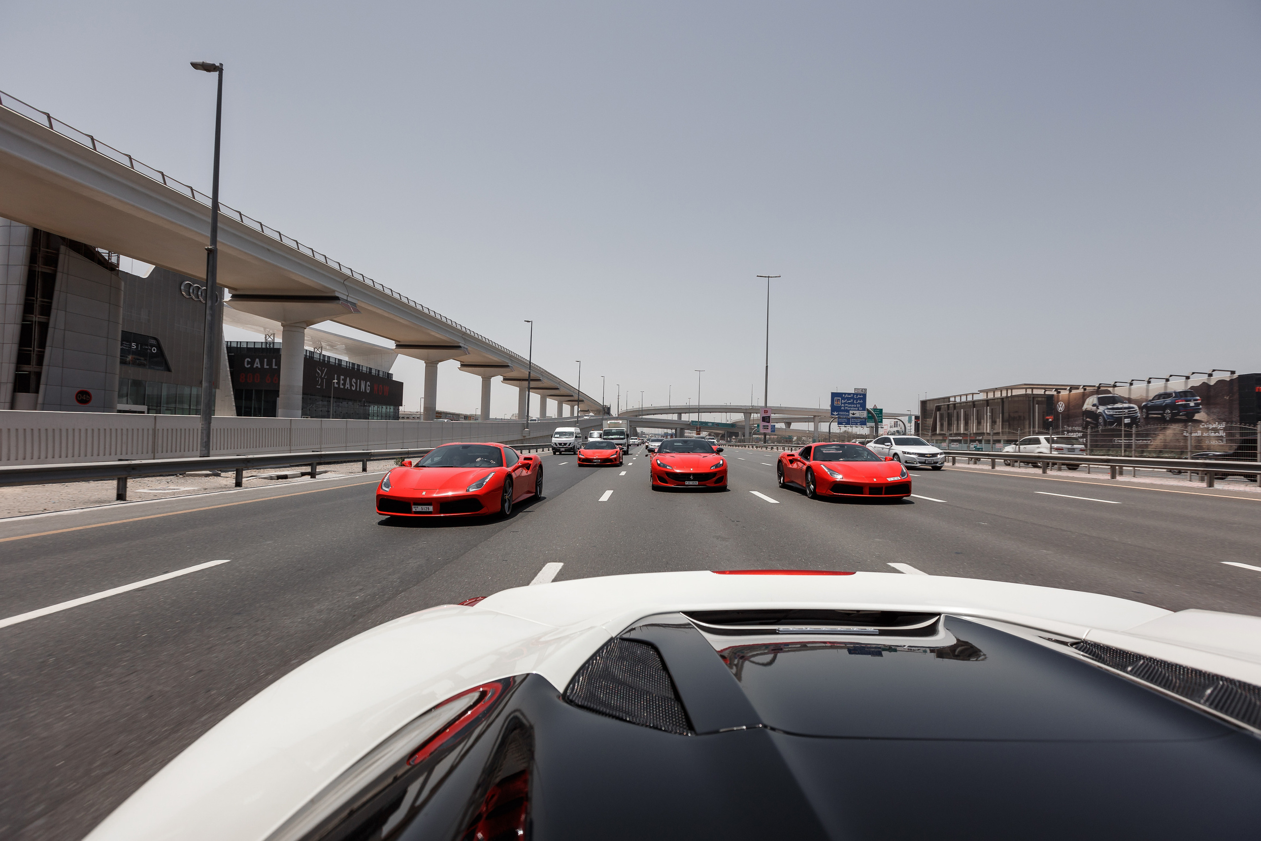 Дубай. Гонки на Ferrari. Фотограф Олег Сотник