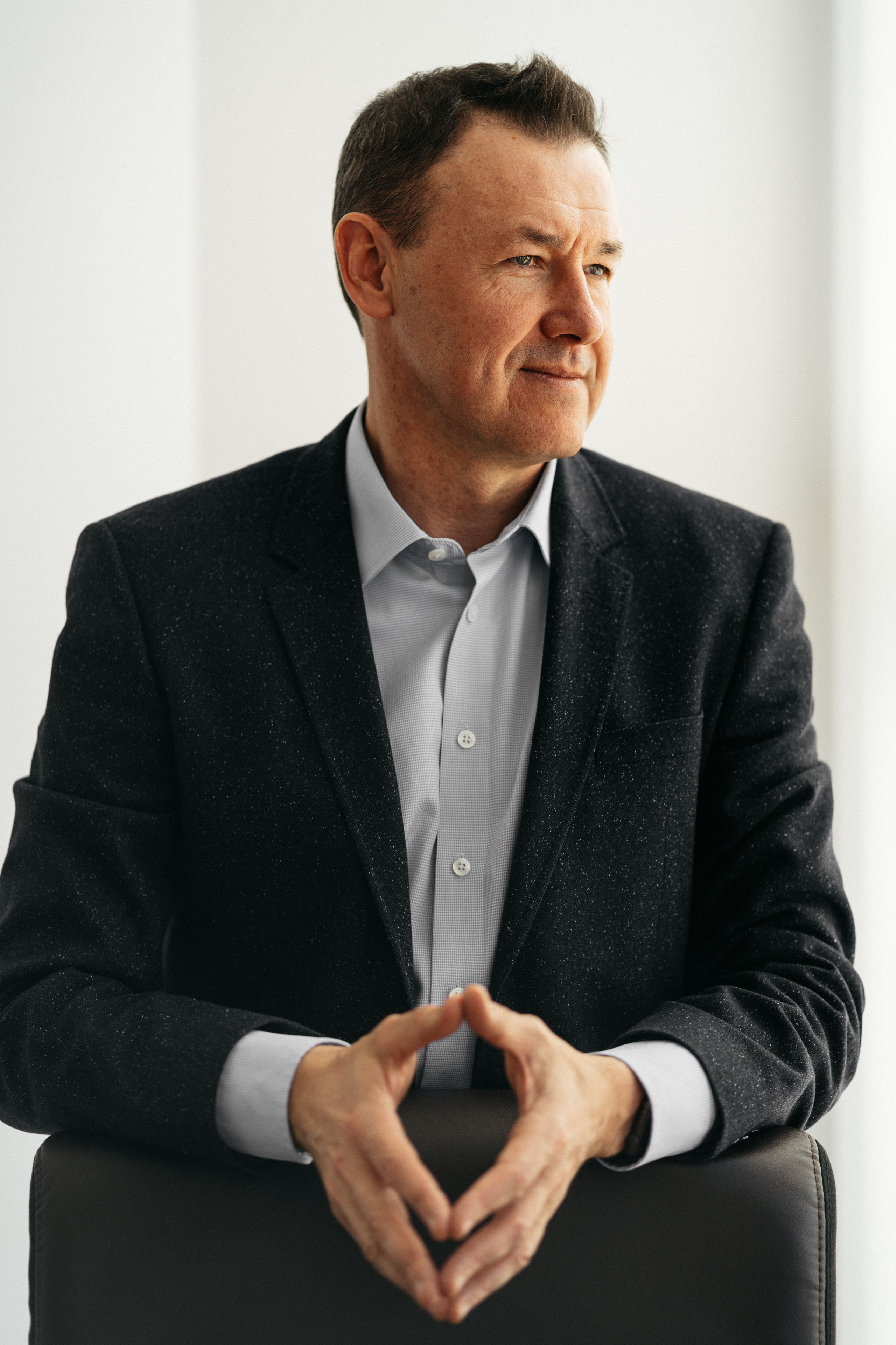 Деловой портрет для руководителя бизнеса. Фотограф Олег Сотник