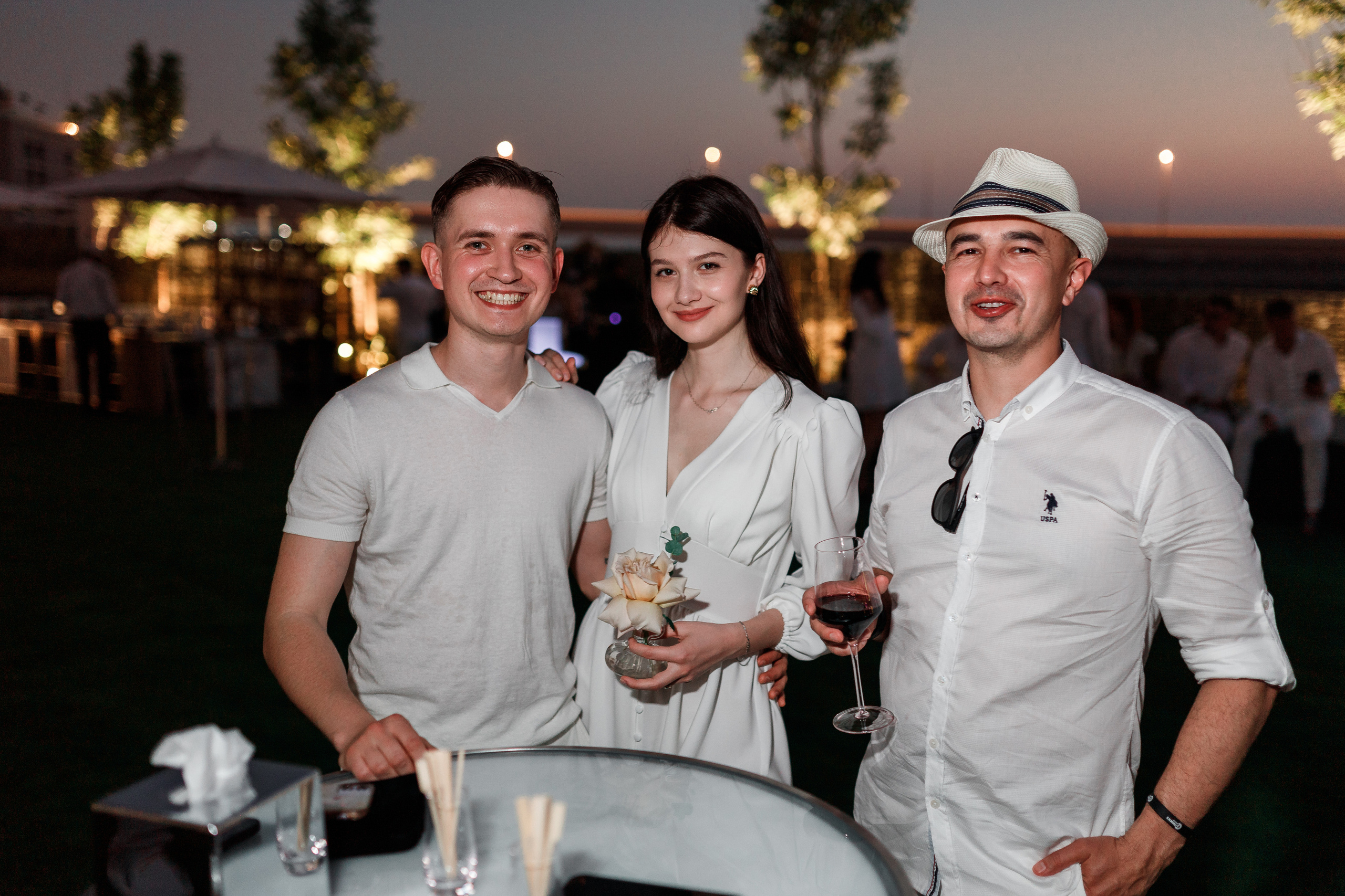 Дубай. Белая вечеринка. Фотограф Олег Сотник