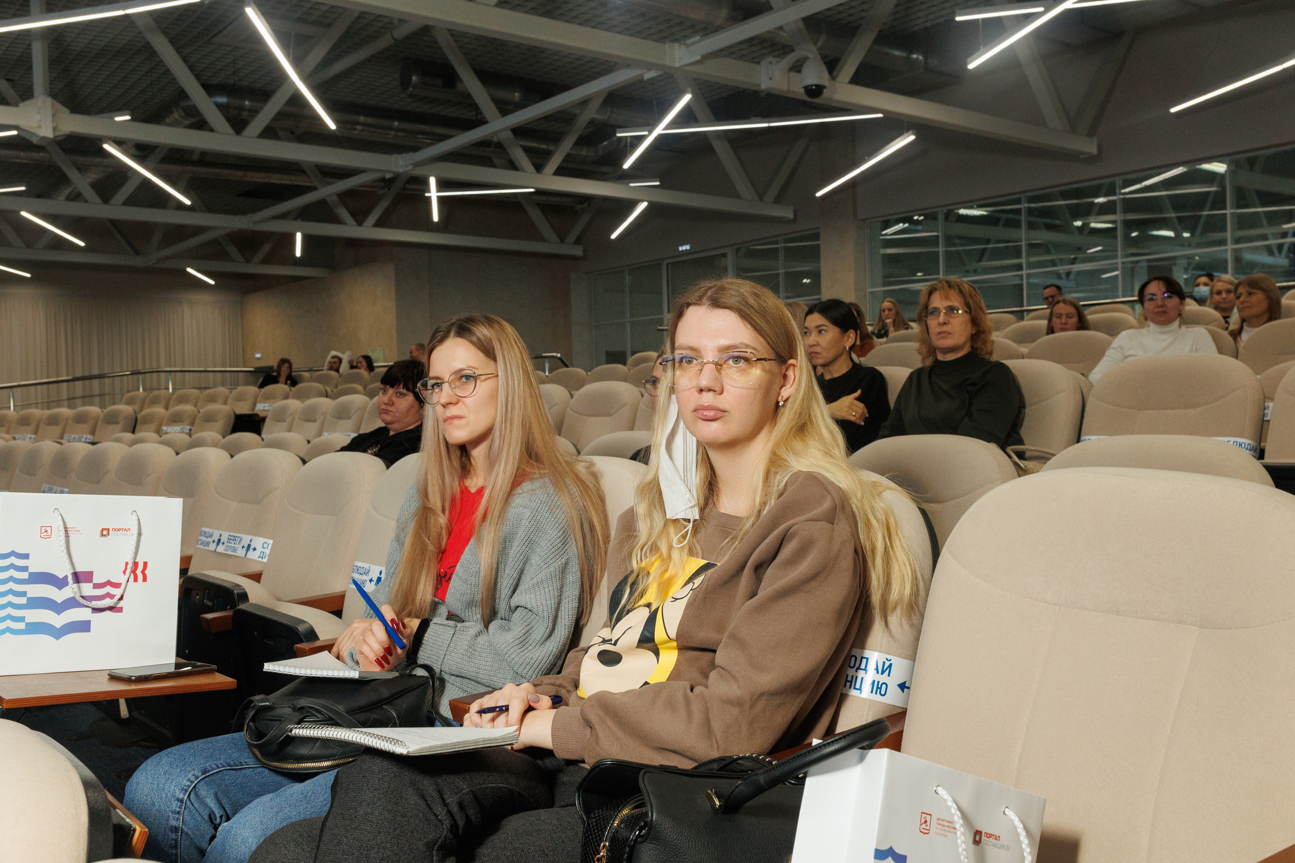 Конференция в Омске для Хатакон. Фотограф Олег Сотник