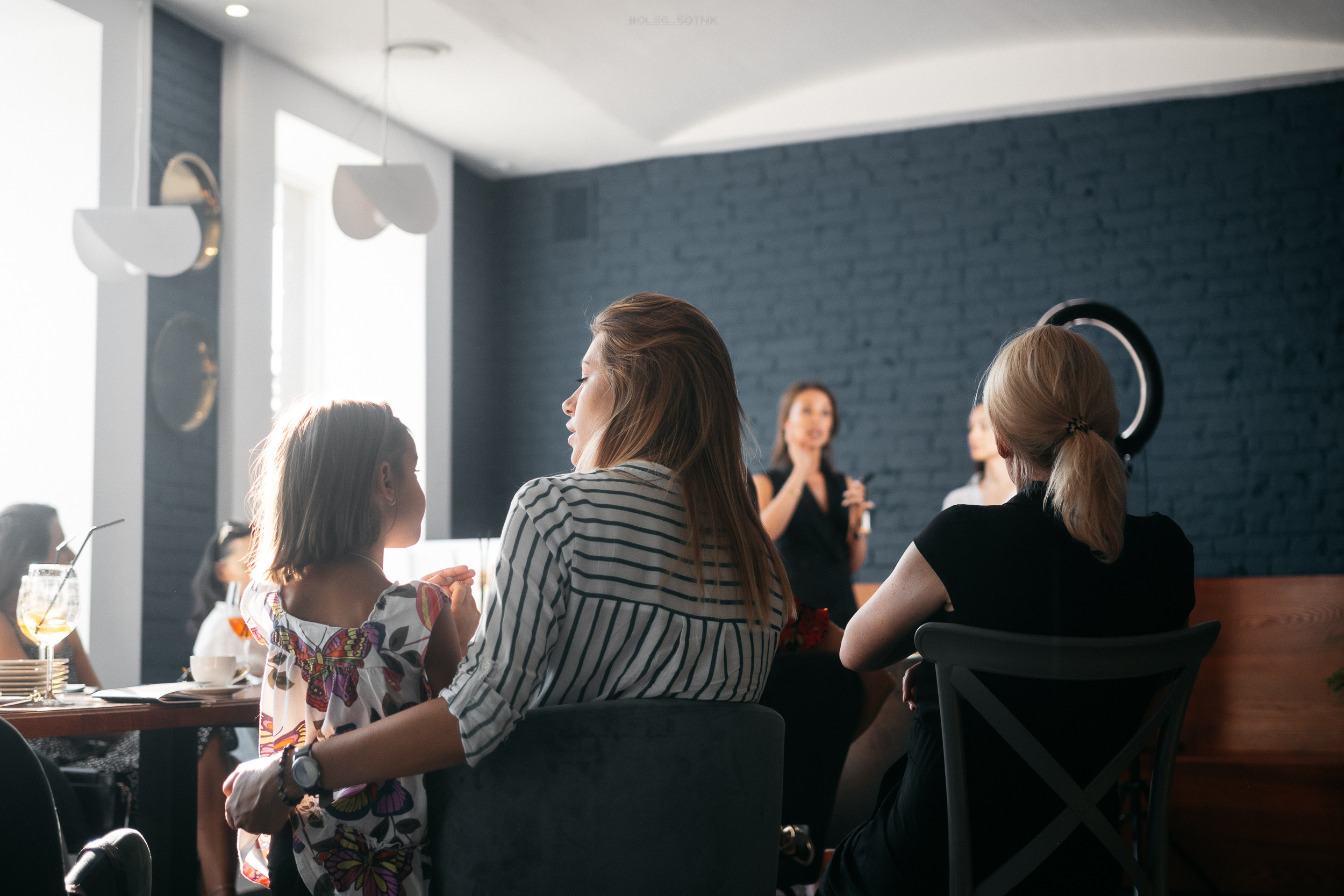 Мастер класс по визажу. Фотограф Олег Сотник