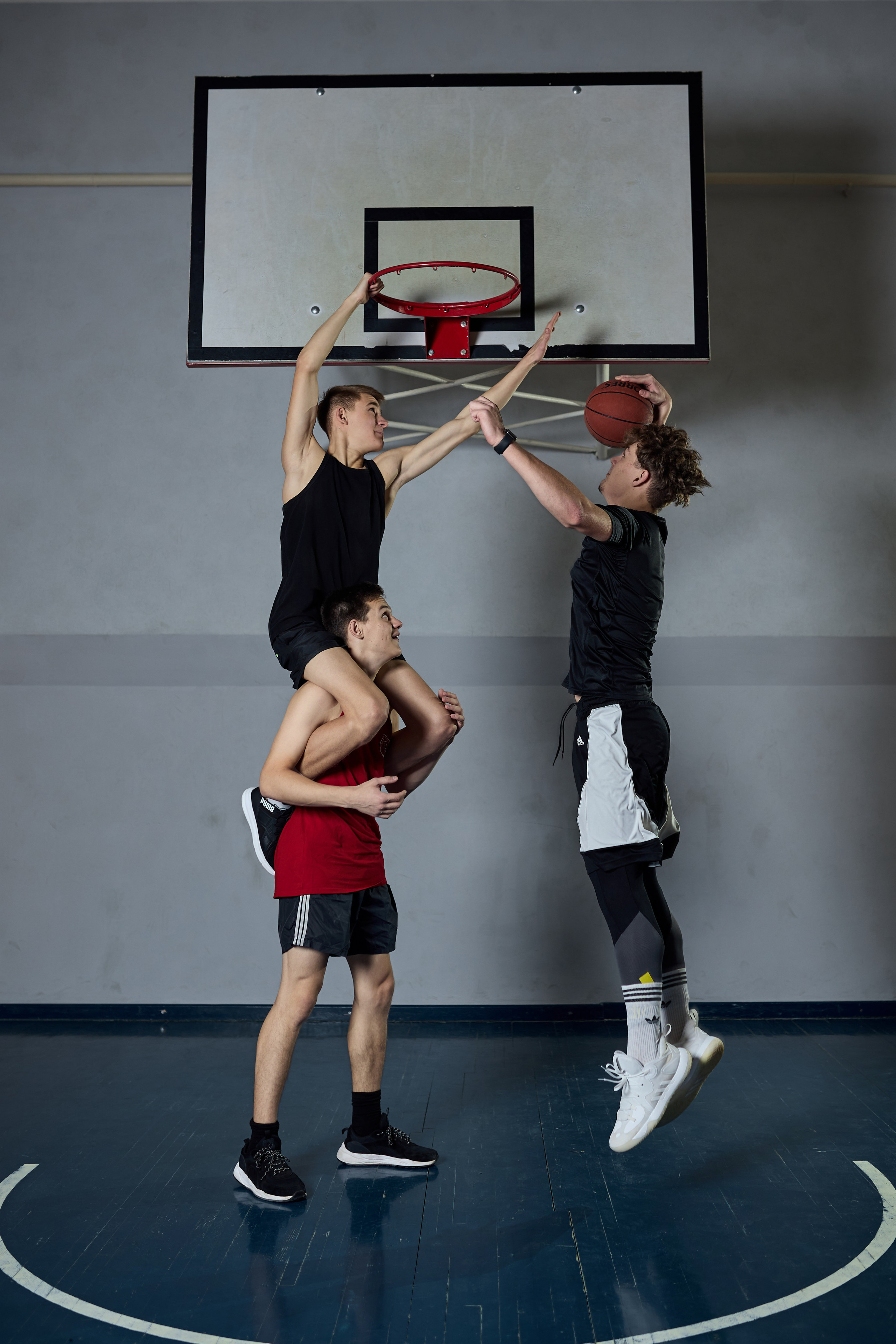 Индивидуальные школьные портреты. Фотограф Олег Сотник