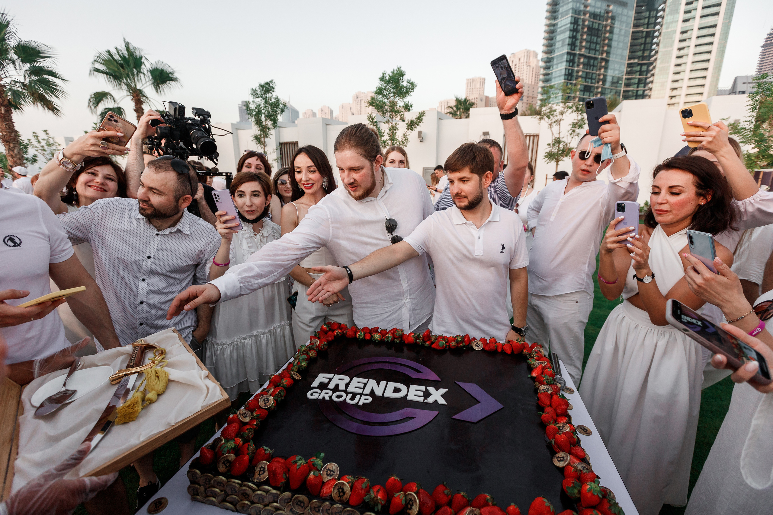 Дубай. Белая вечеринка. Фотограф Олег Сотник