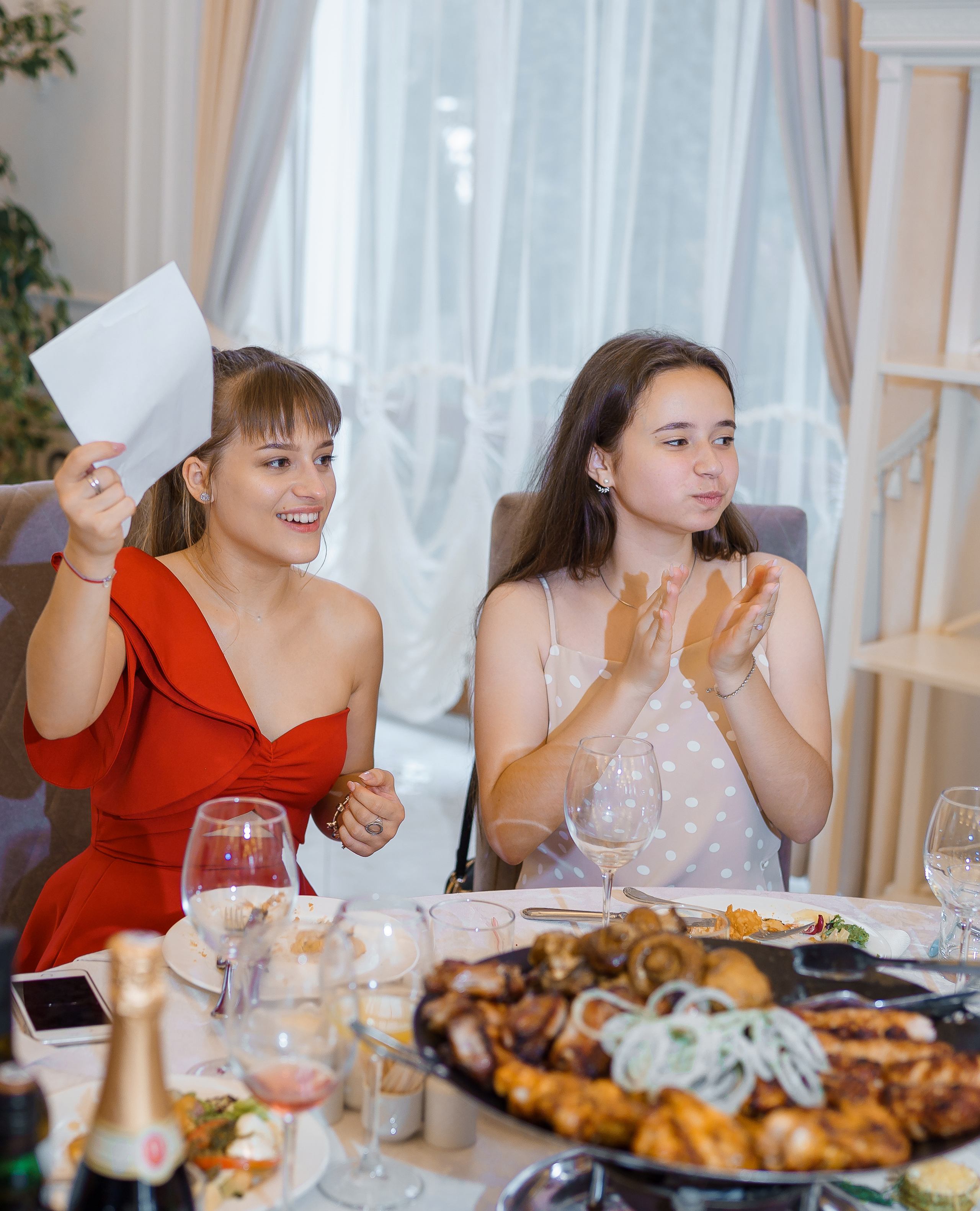 Выпускной в Усадьбе Голицына. Фотограф Олег Сотник