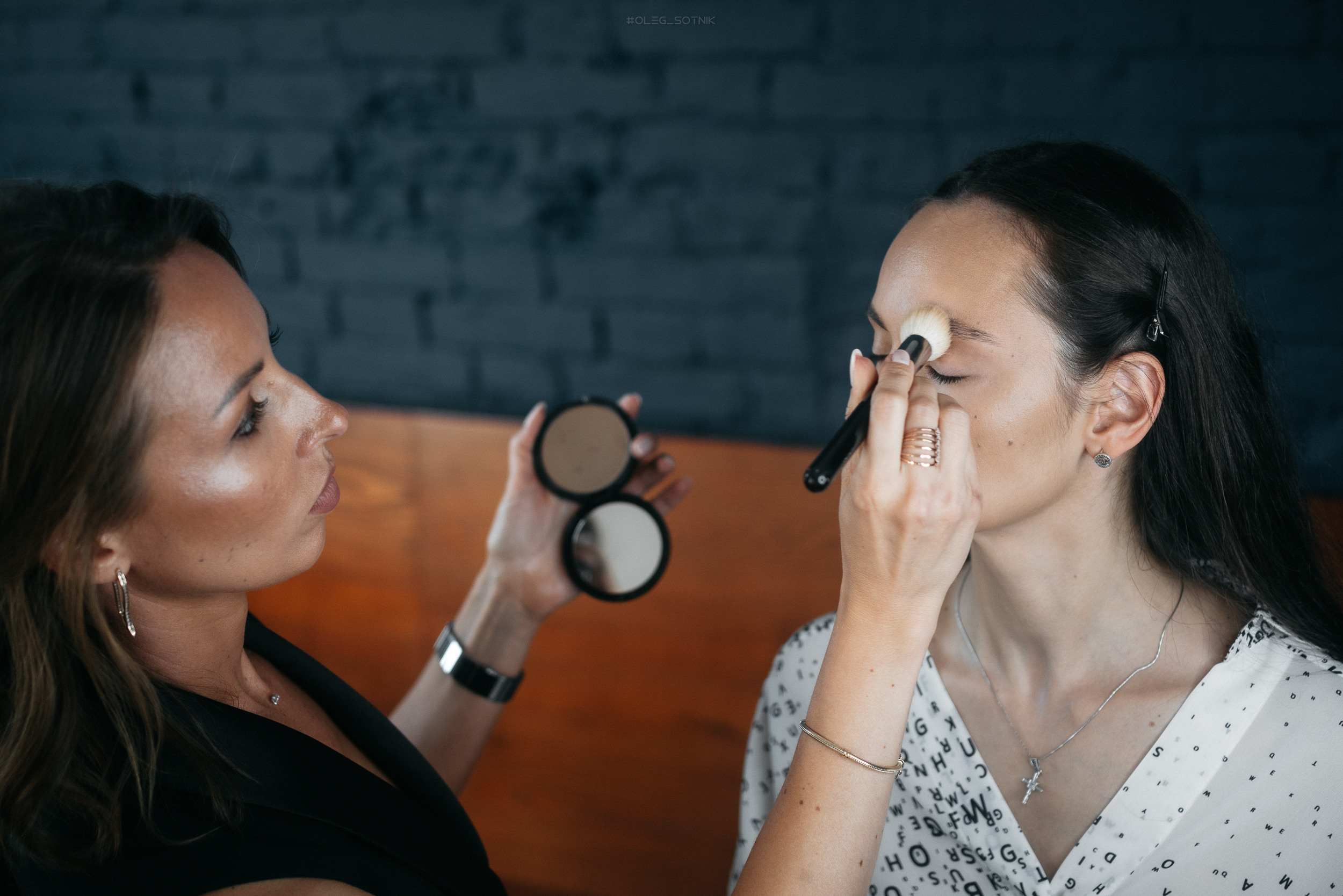 Мастер класс по визажу. Фотограф Олег Сотник