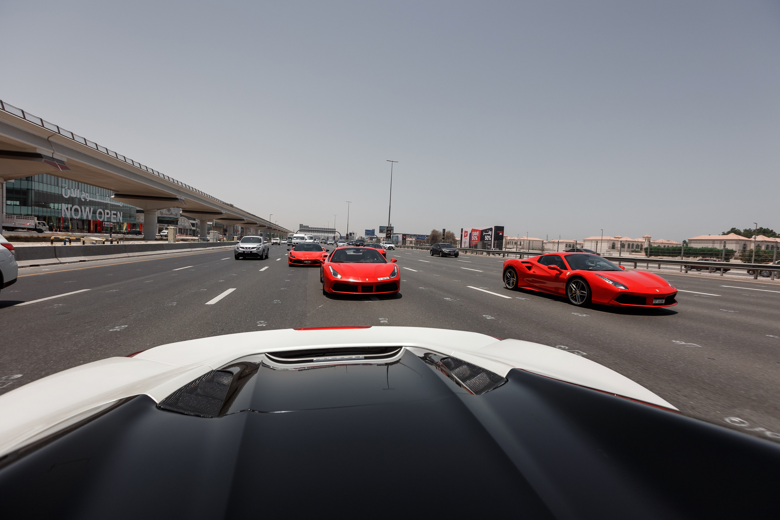 Дубай. Гонки на Ferrari. Фотограф Олег Сотник